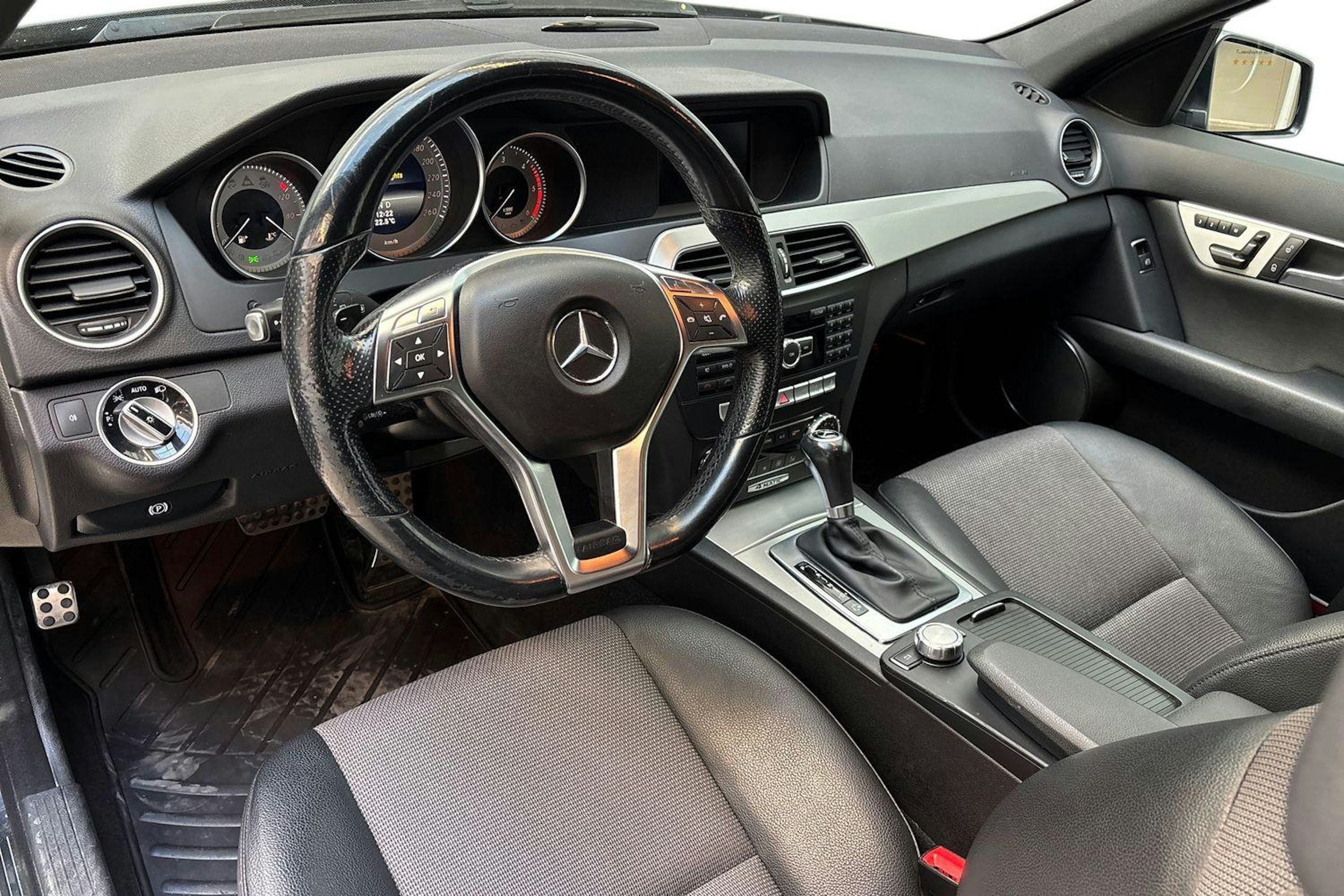 harmaa Mercedes-Benz C 2014 kuva 7.