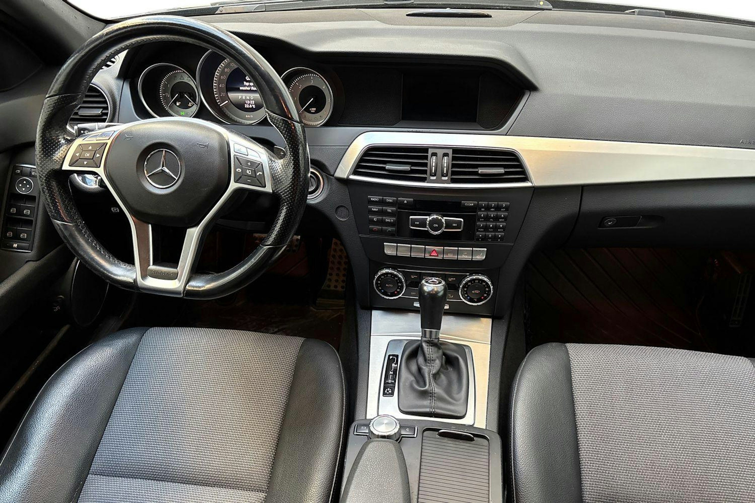 harmaa Mercedes-Benz C 2014 kuva 9.