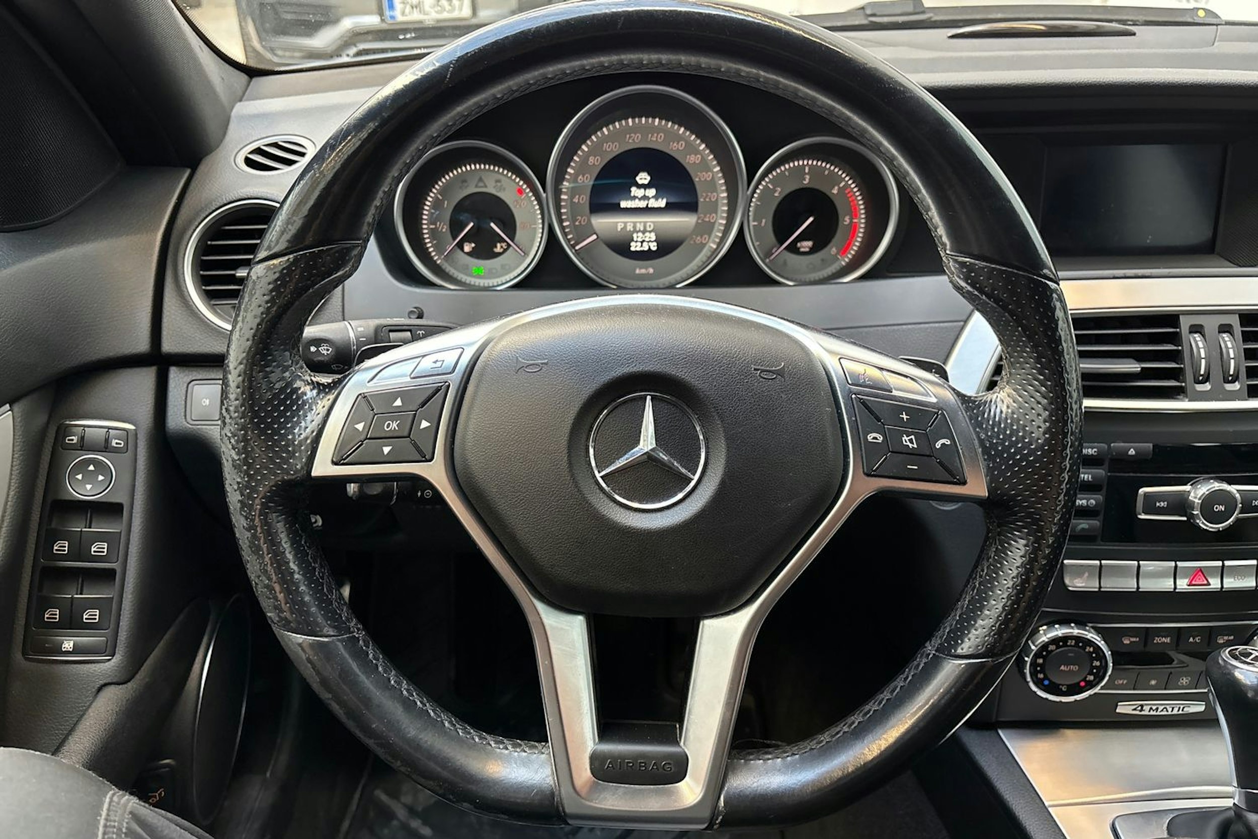 harmaa Mercedes-Benz C 2014 kuva 20.