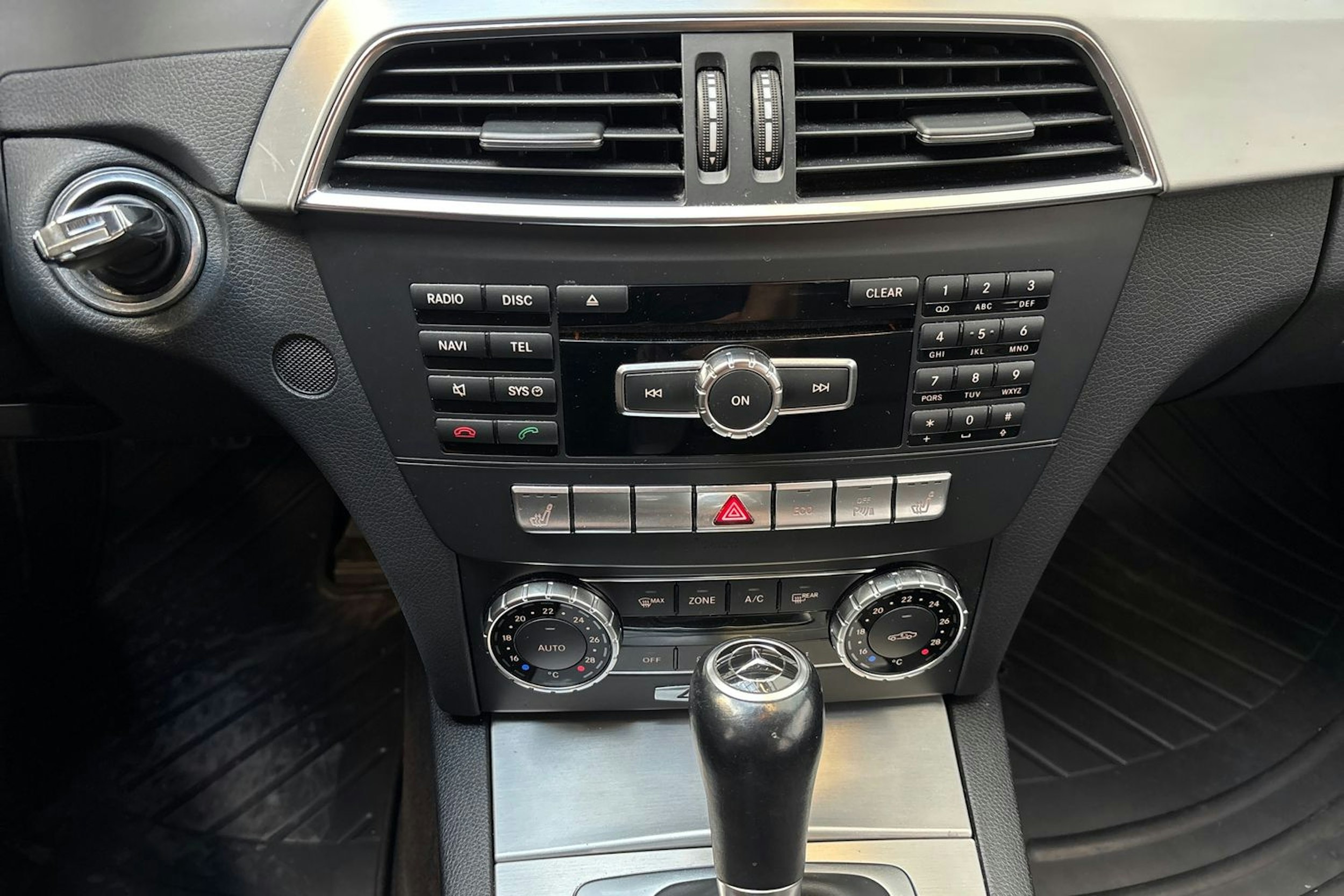 harmaa Mercedes-Benz C 2014 kuva 27.