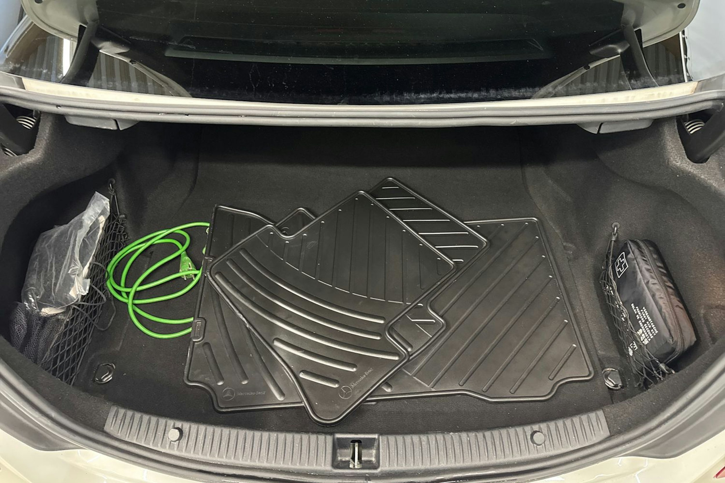 valkoinen Mercedes-Benz C 2014 kuva 14.