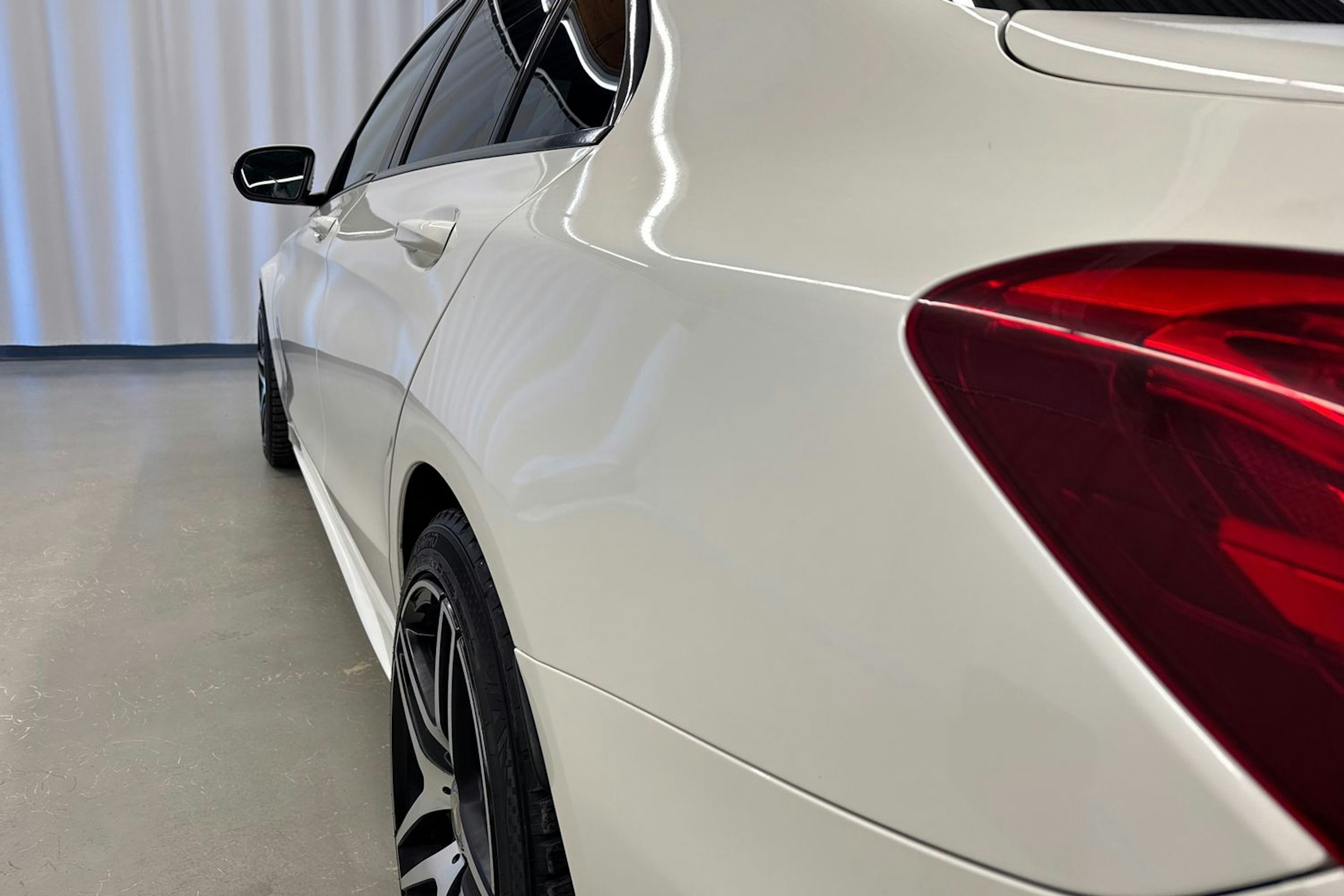 valkoinen Mercedes-Benz C 2014 kuva 19.