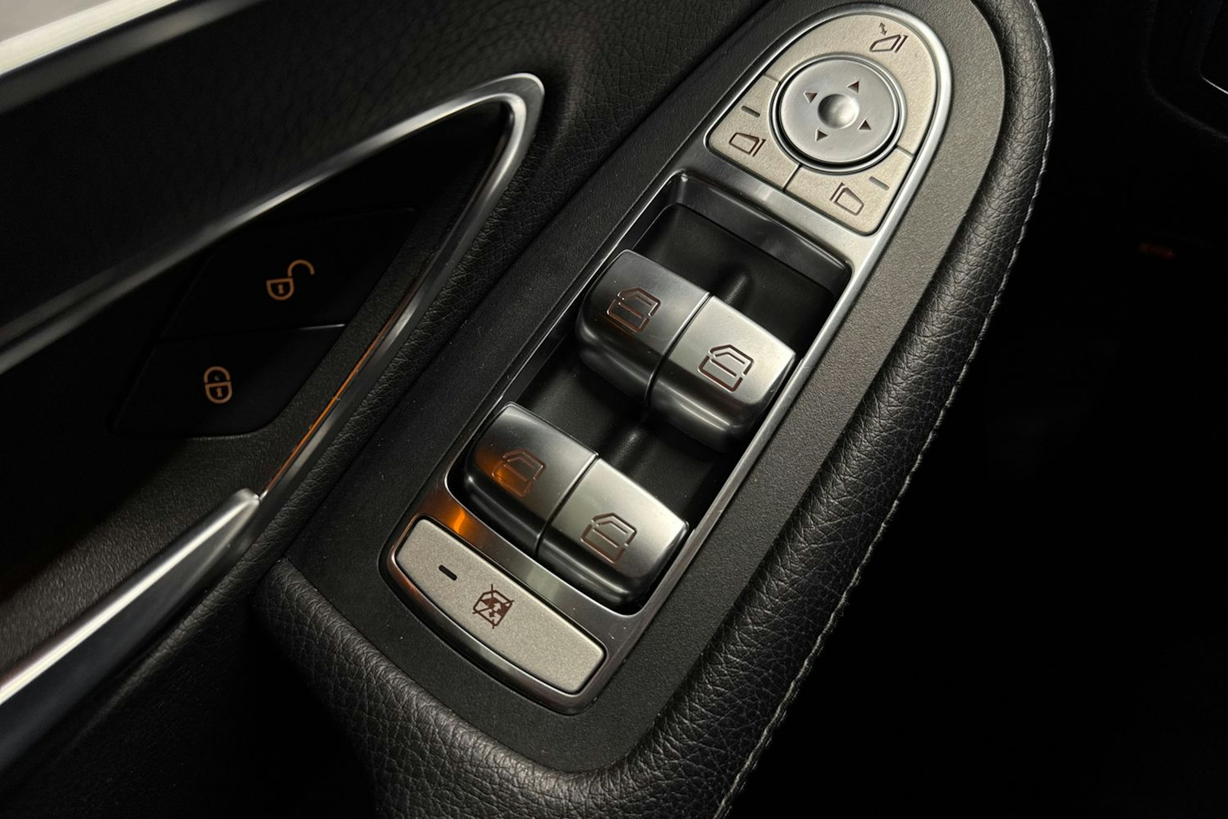 valkoinen Mercedes-Benz C 2014 kuva 20.