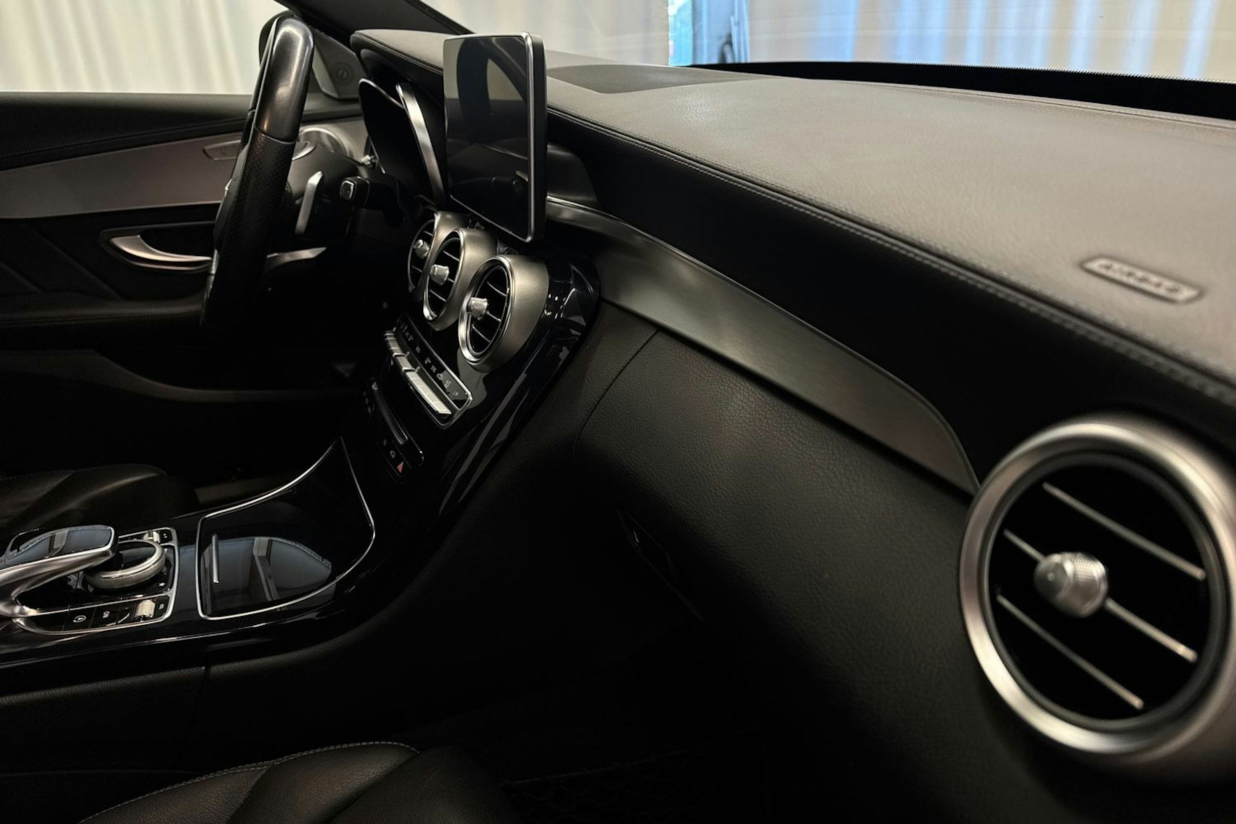 valkoinen Mercedes-Benz C 2014 kuva 32.