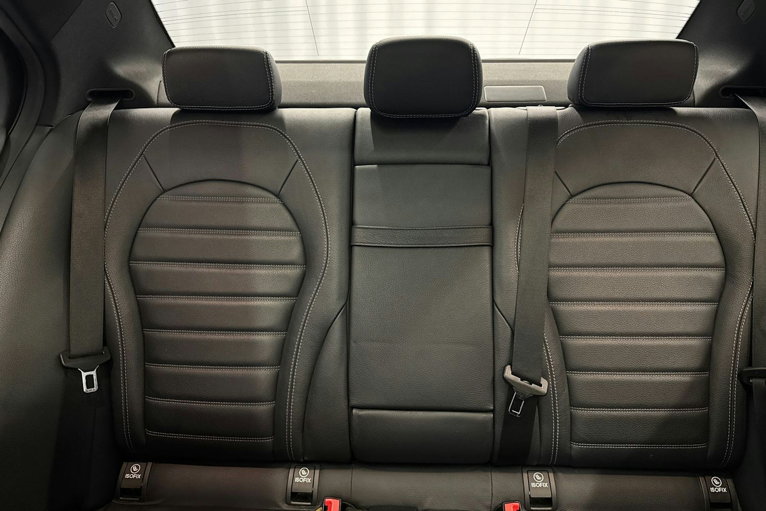 valkoinen Mercedes-Benz C 2014 kuva 36.