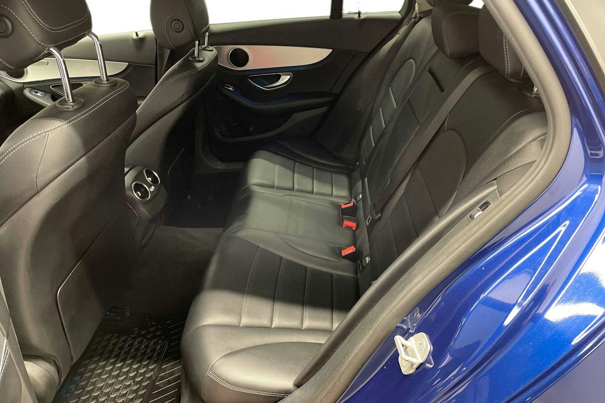 Sininen Mercedes-Benz C 2014 kuva 10.