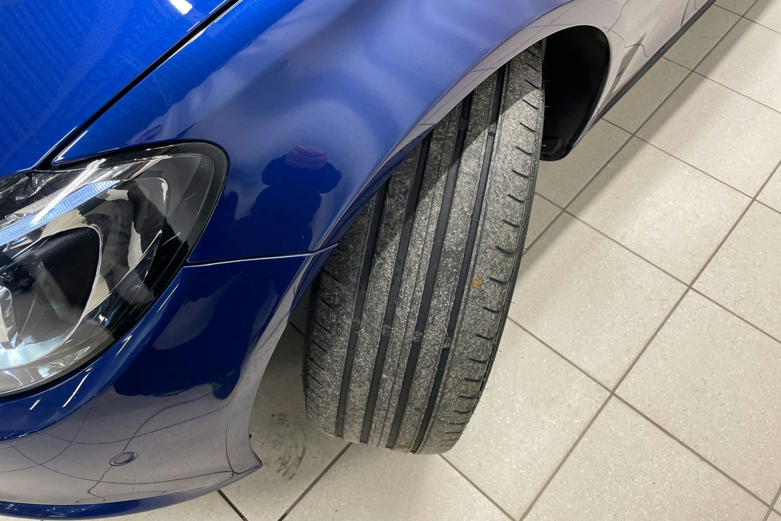 Sininen Mercedes-Benz C 2014 kuva 13.