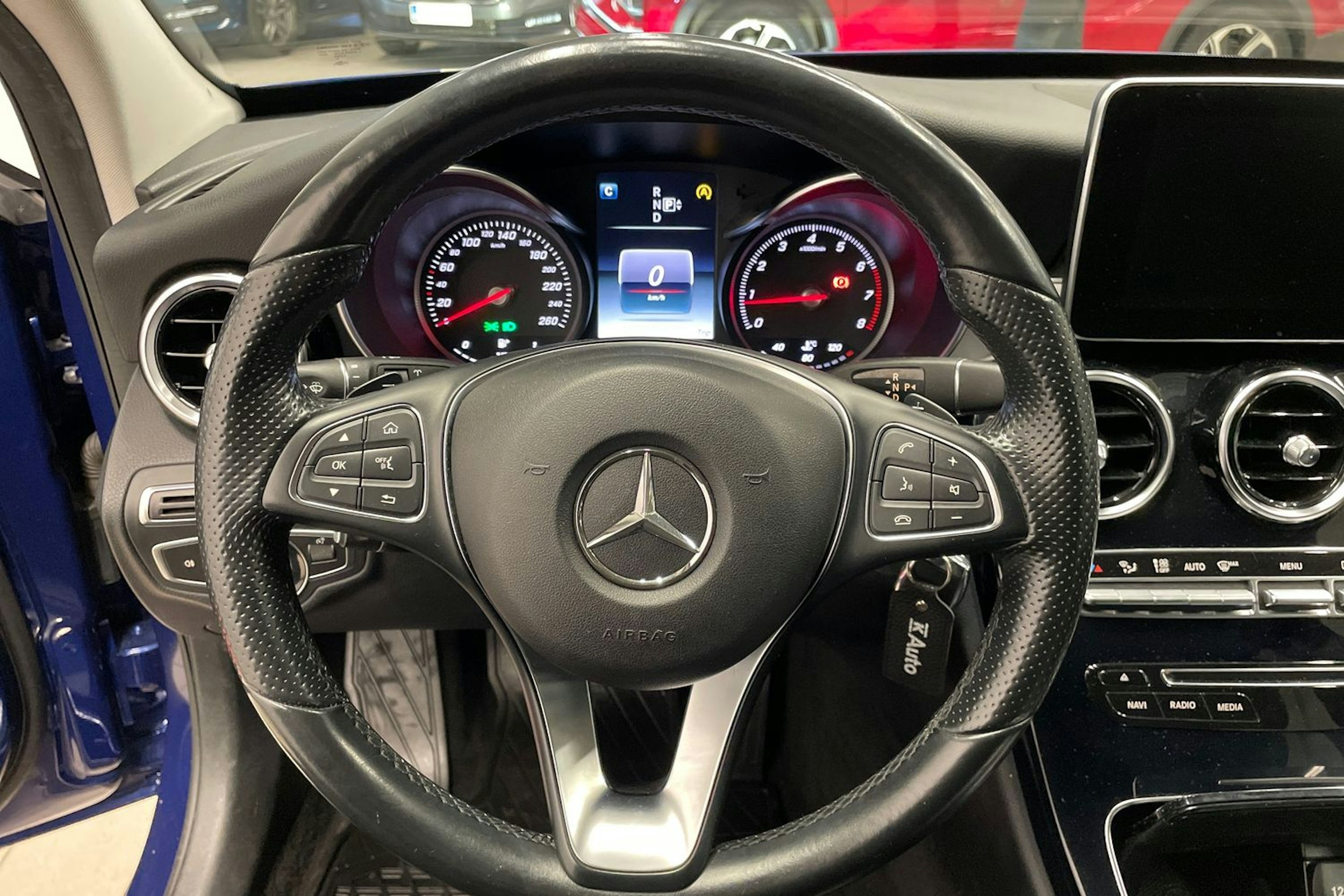 Sininen Mercedes-Benz C 2014 kuva 14.