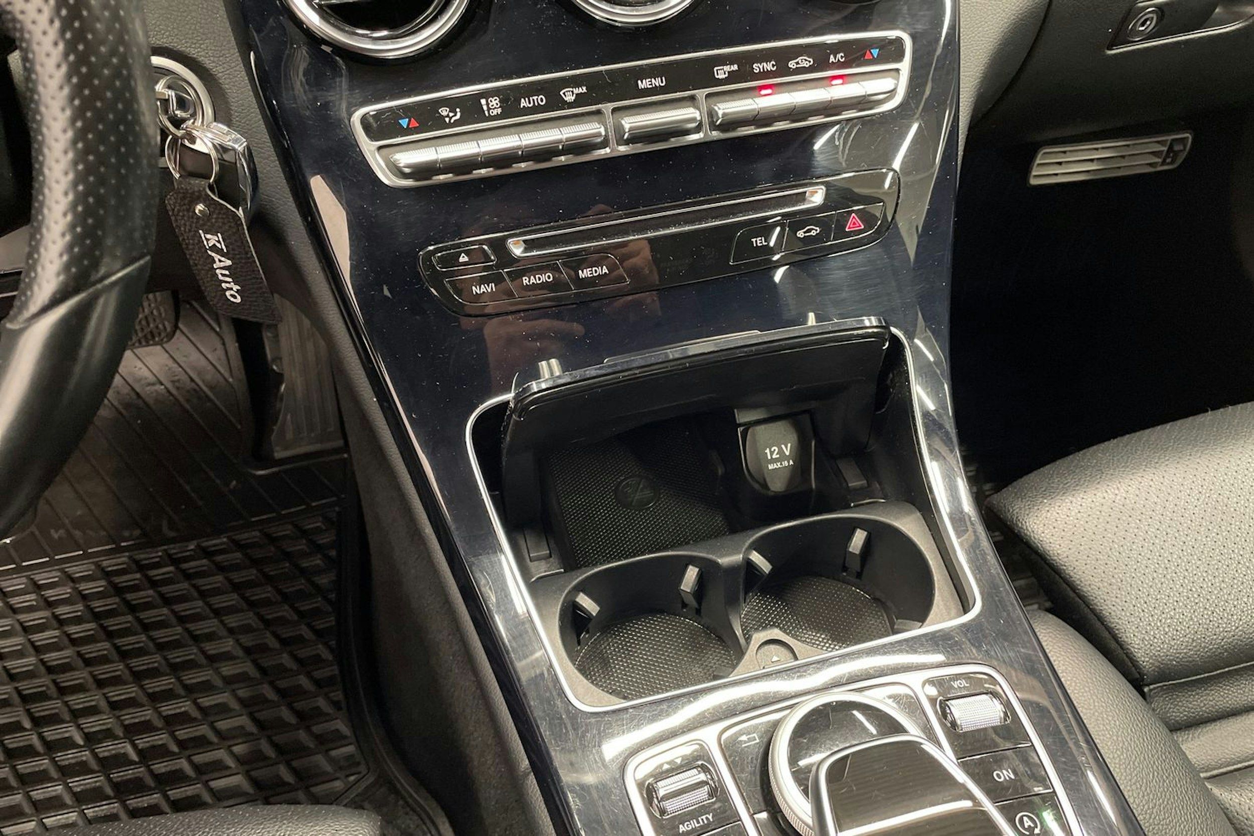 Sininen Mercedes-Benz C 2014 kuva 17.