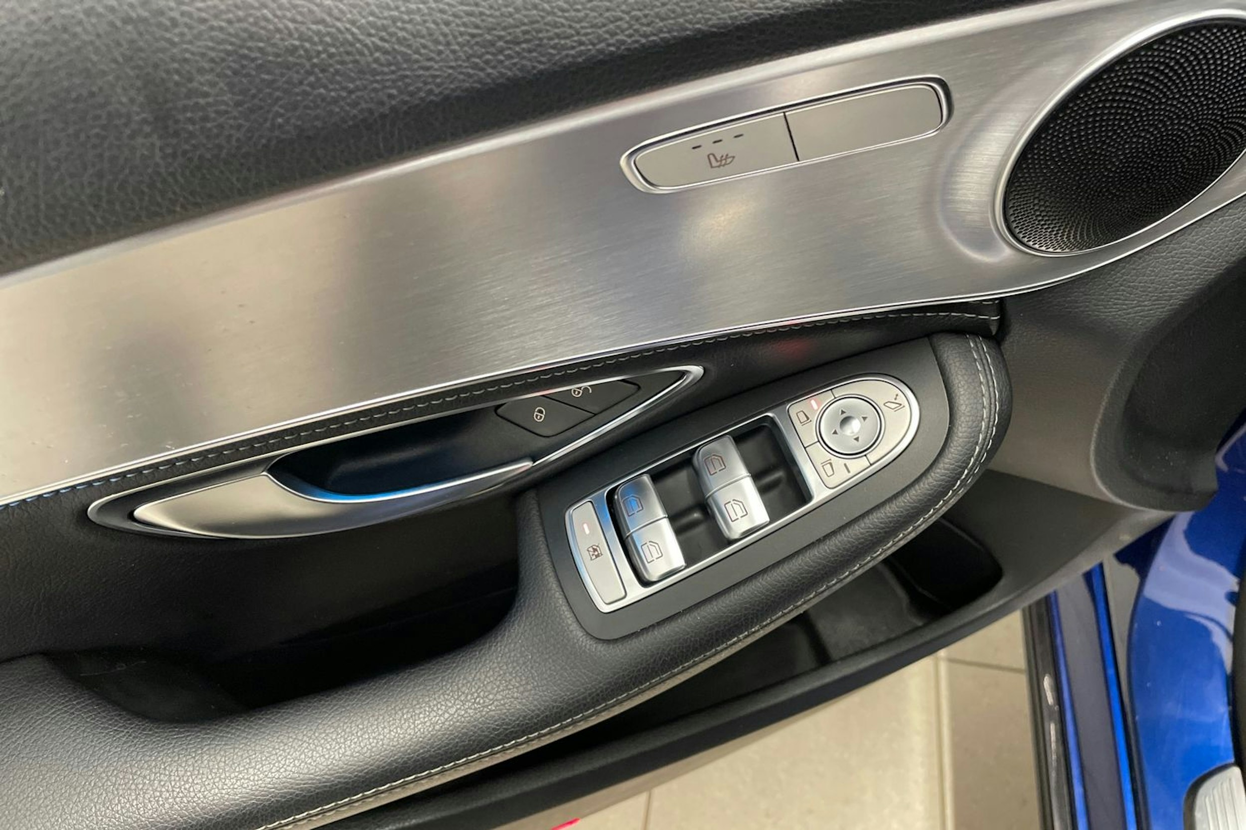 Sininen Mercedes-Benz C 2014 kuva 19.