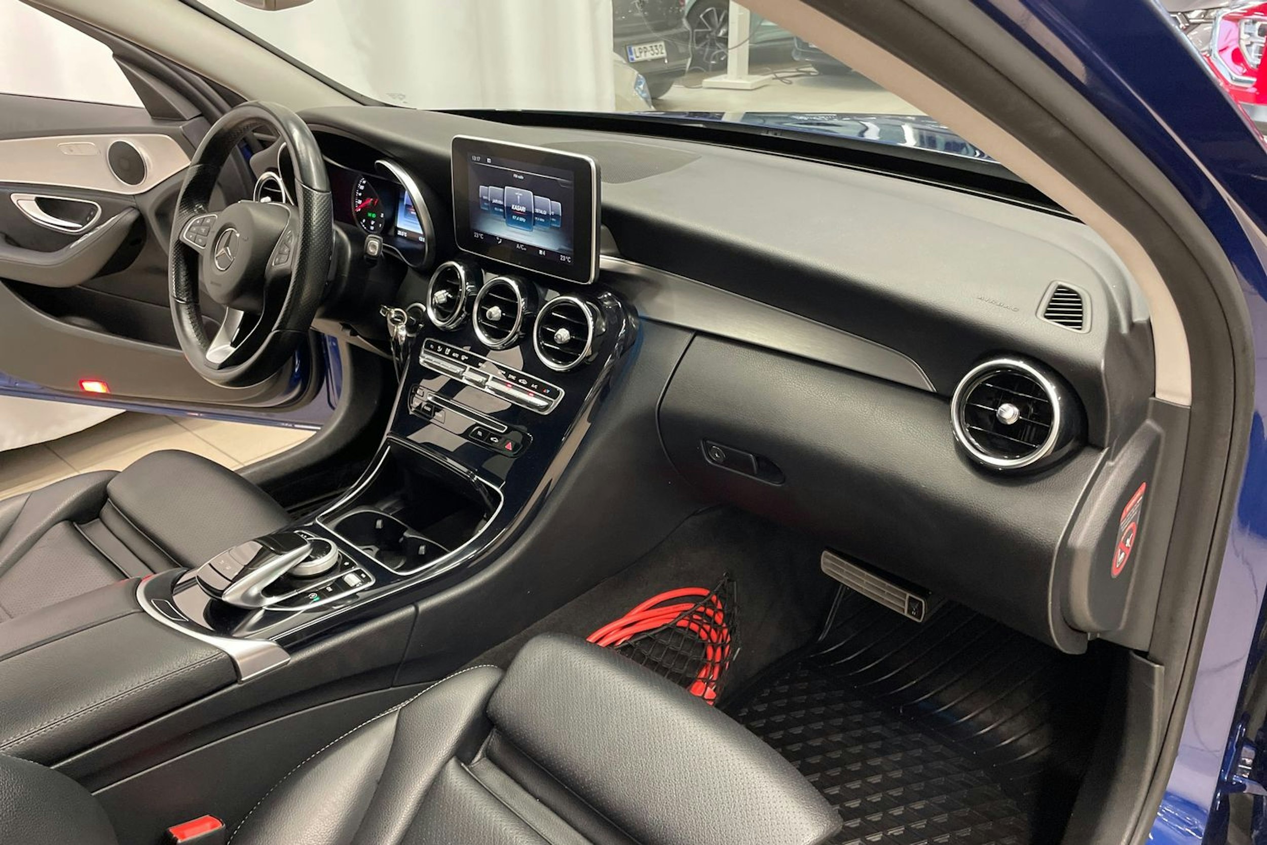 Sininen Mercedes-Benz C 2014 kuva 24.