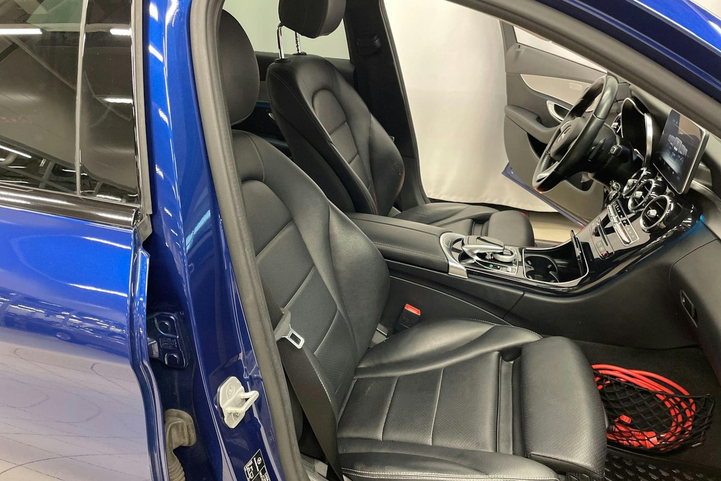 Sininen Mercedes-Benz C 2014 kuva 25.