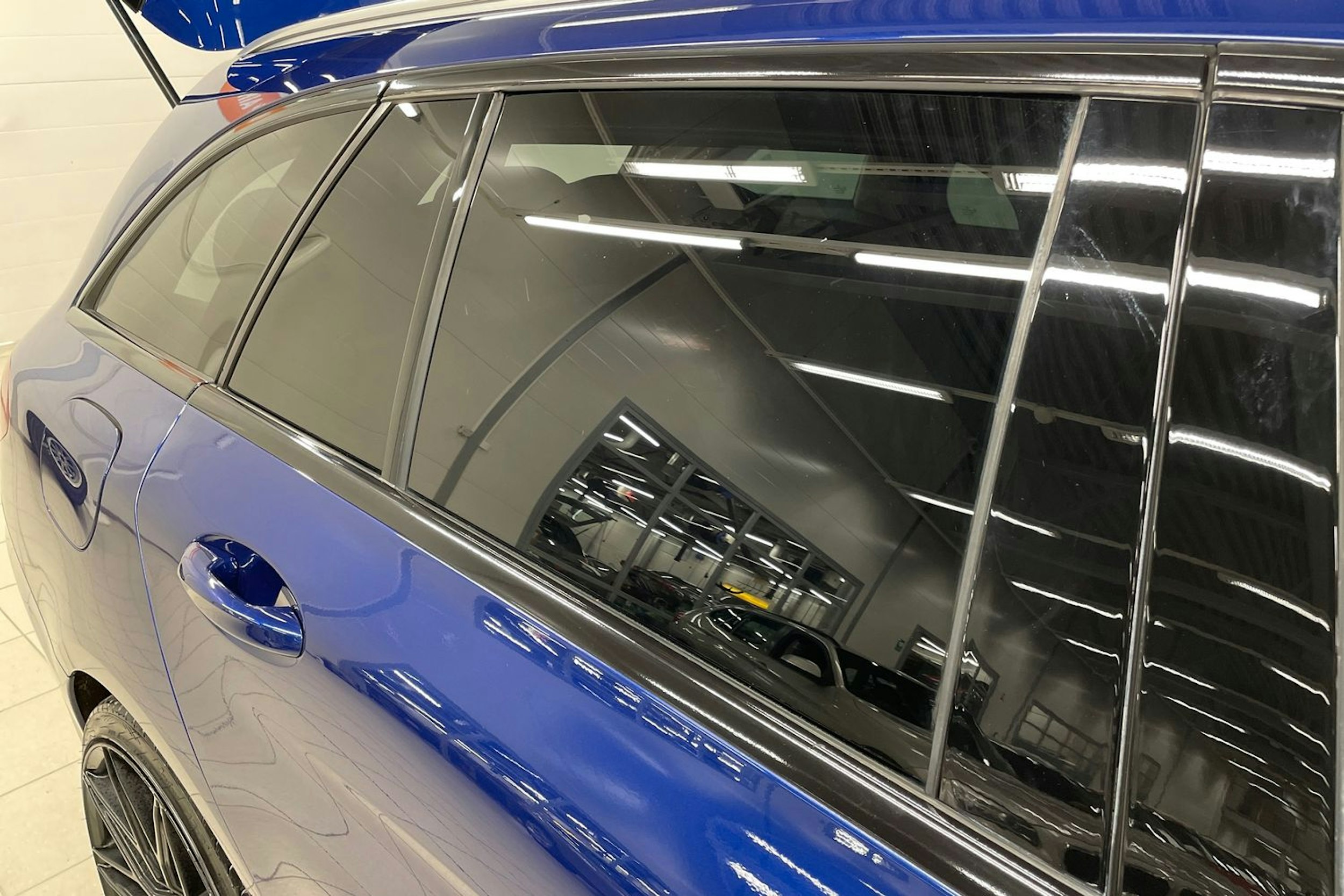 Sininen Mercedes-Benz C 2014 kuva 27.