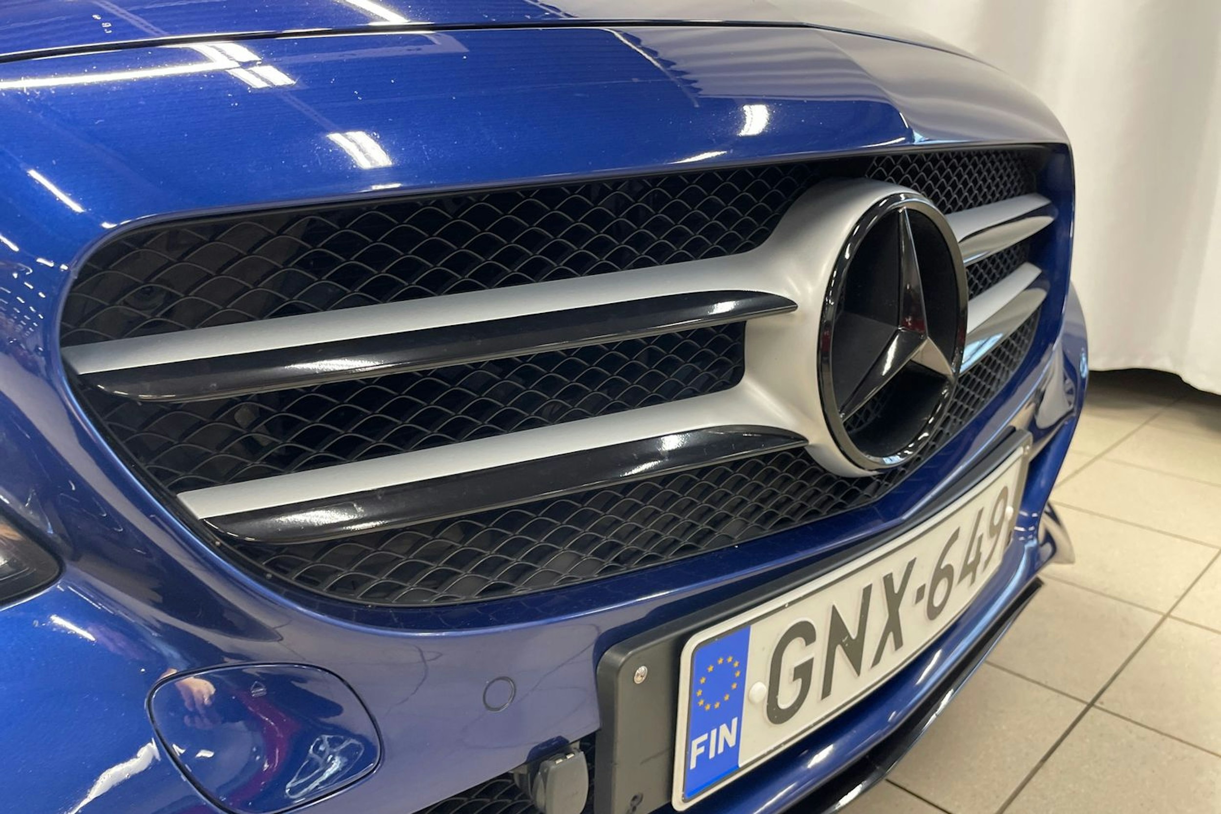 Sininen Mercedes-Benz C 2014 kuva 28.