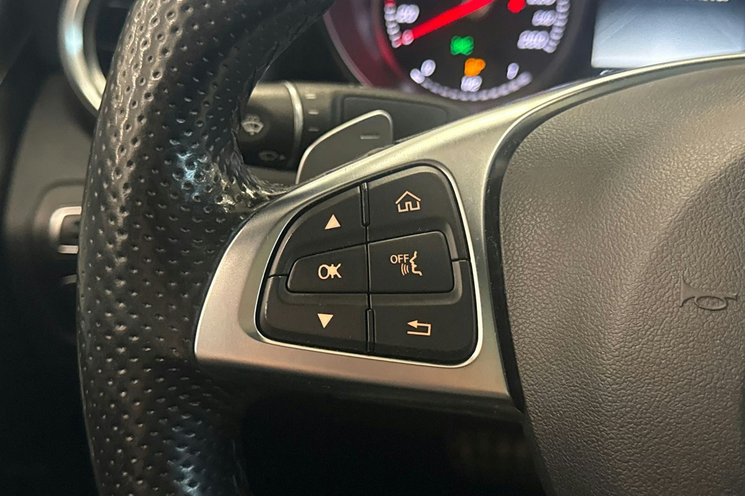 valkoinen Mercedes-Benz C 2014 kuva 12.