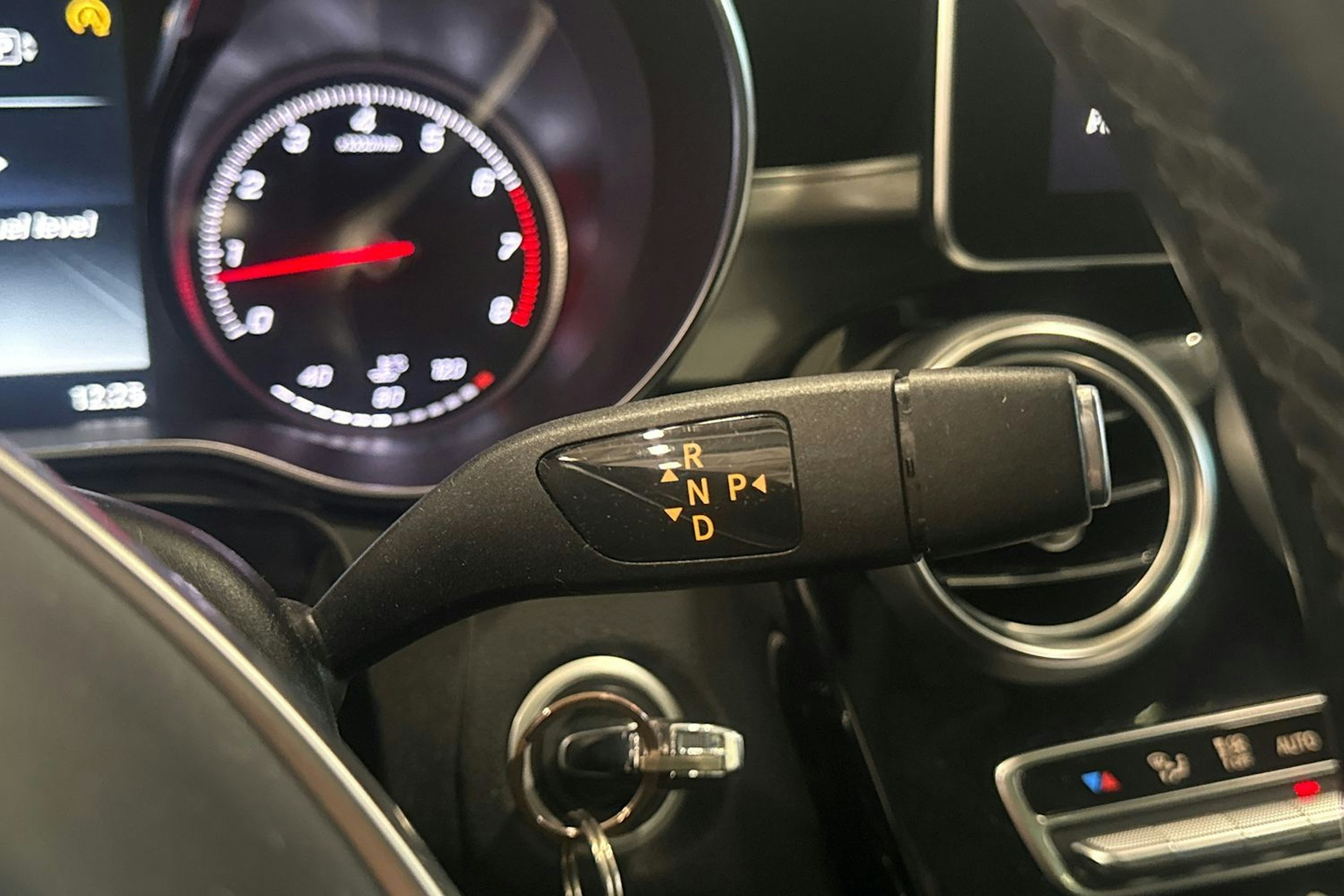 valkoinen Mercedes-Benz C 2014 kuva 15.