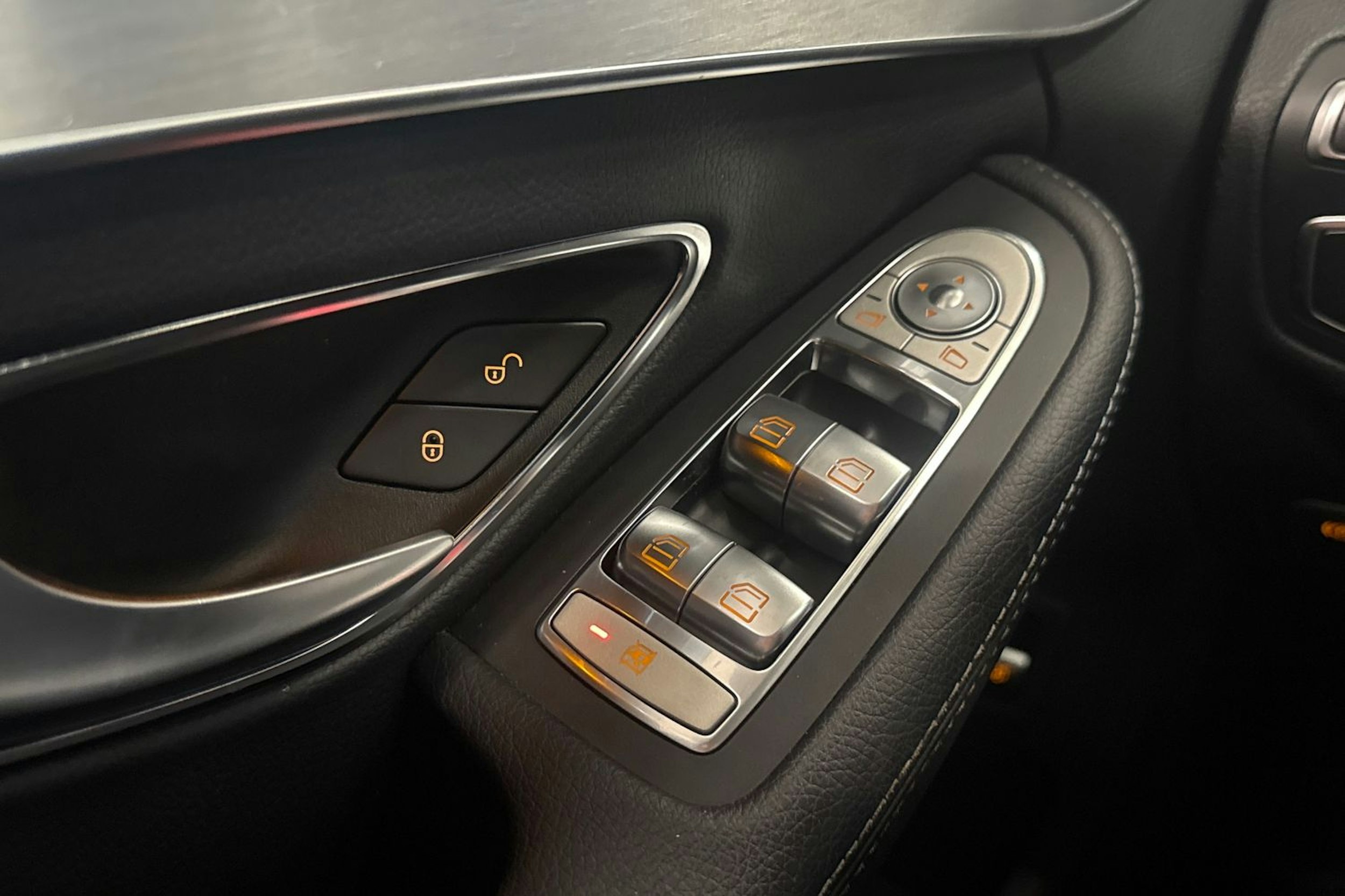 valkoinen Mercedes-Benz C 2014 kuva 17.