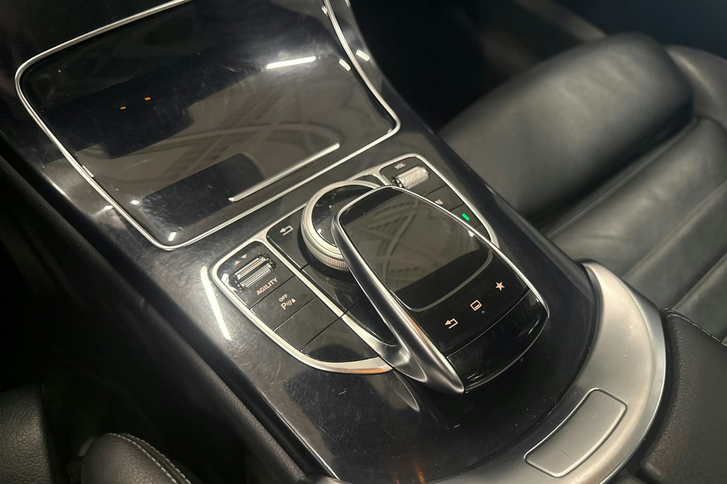 valkoinen Mercedes-Benz C 2014 kuva 18.