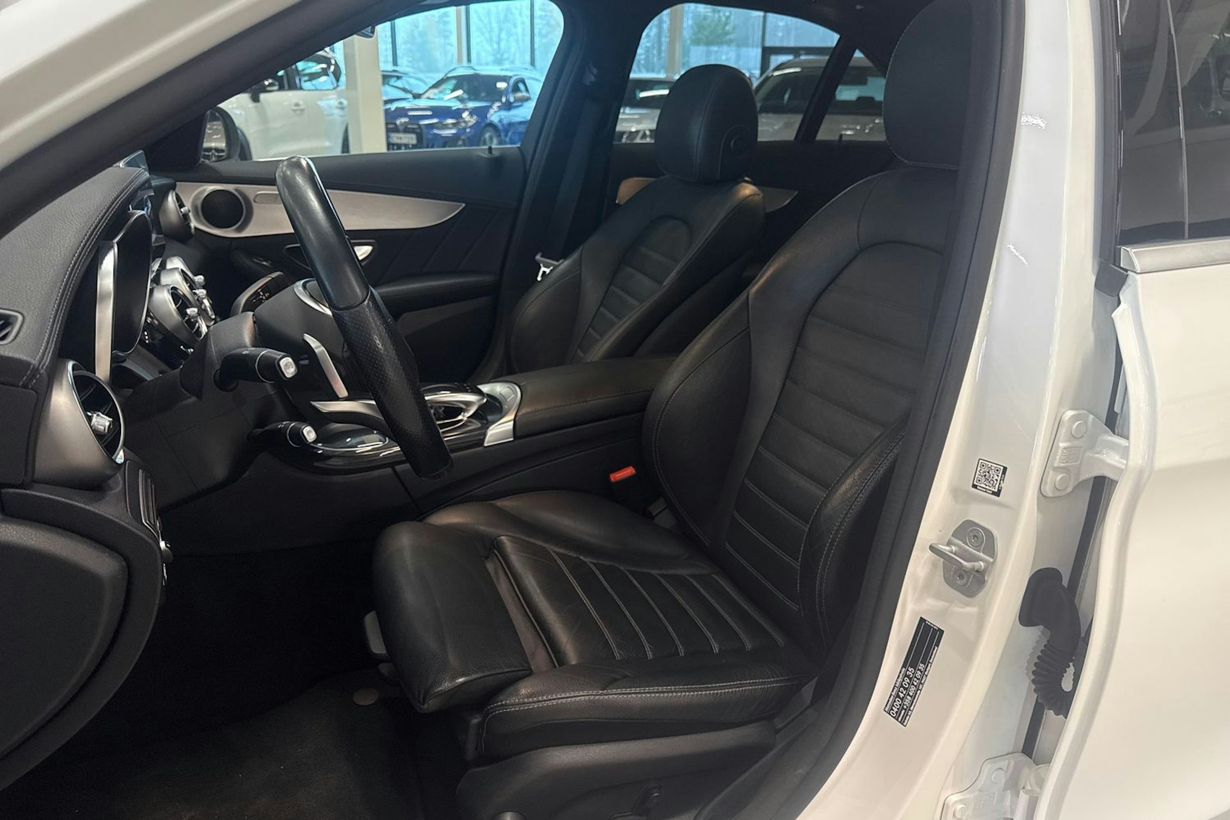 valkoinen Mercedes-Benz C 2014 kuva 22.