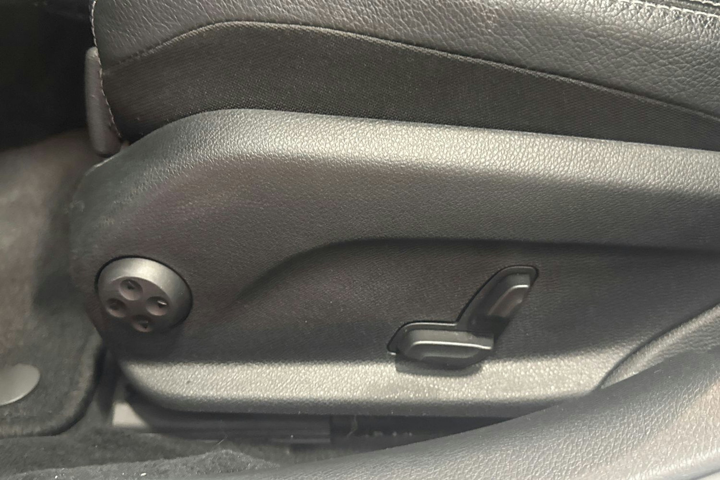 valkoinen Mercedes-Benz C 2014 kuva 23.