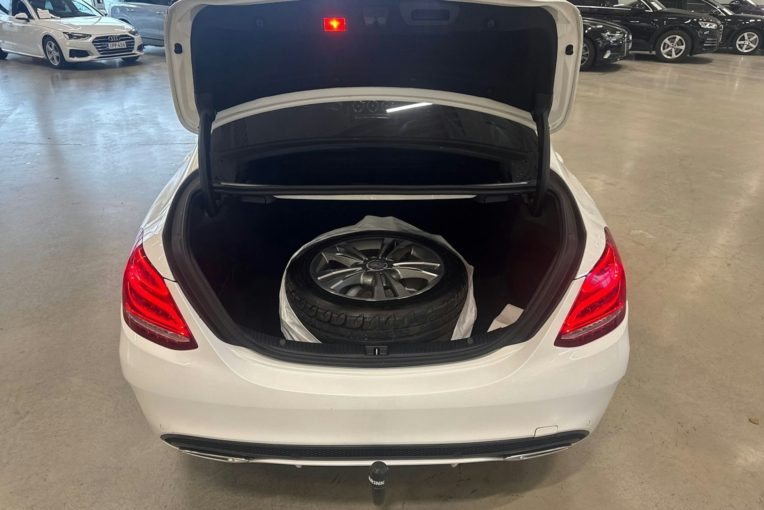 valkoinen Mercedes-Benz C 2014 kuva 25.