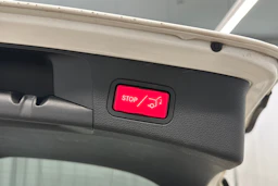 valkoinen Mercedes-Benz C 2014 kuva 8.