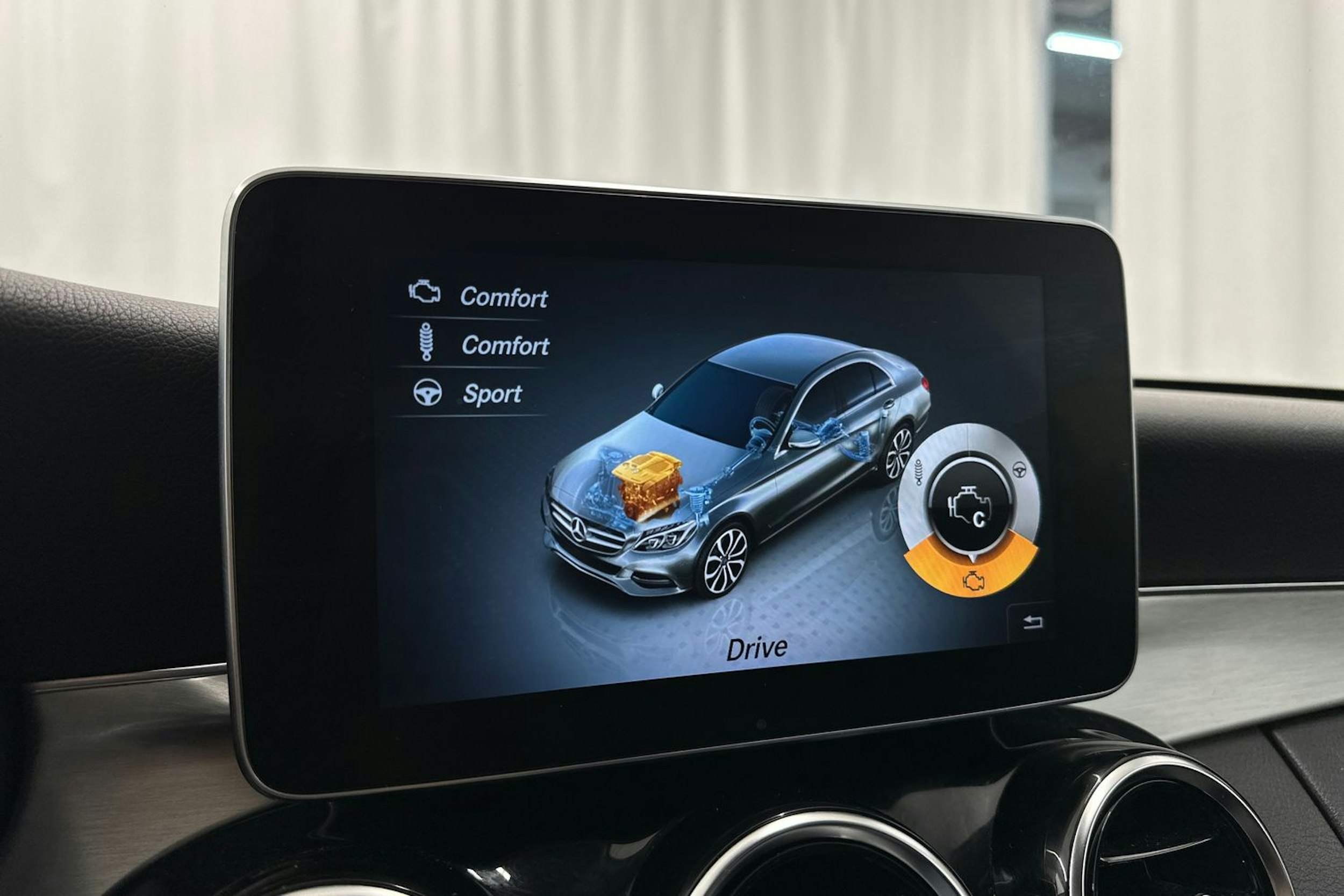 musta Mercedes-Benz C 2014 kuva 21.