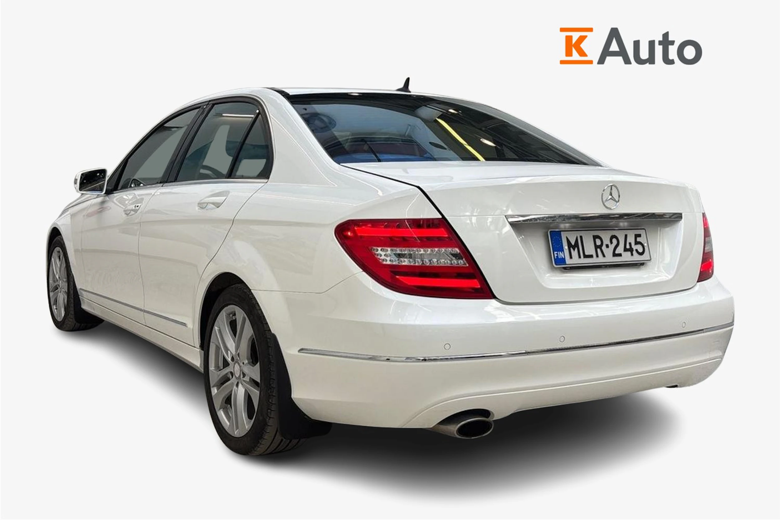 valkoinen Mercedes-Benz C 2014 kuva 2.