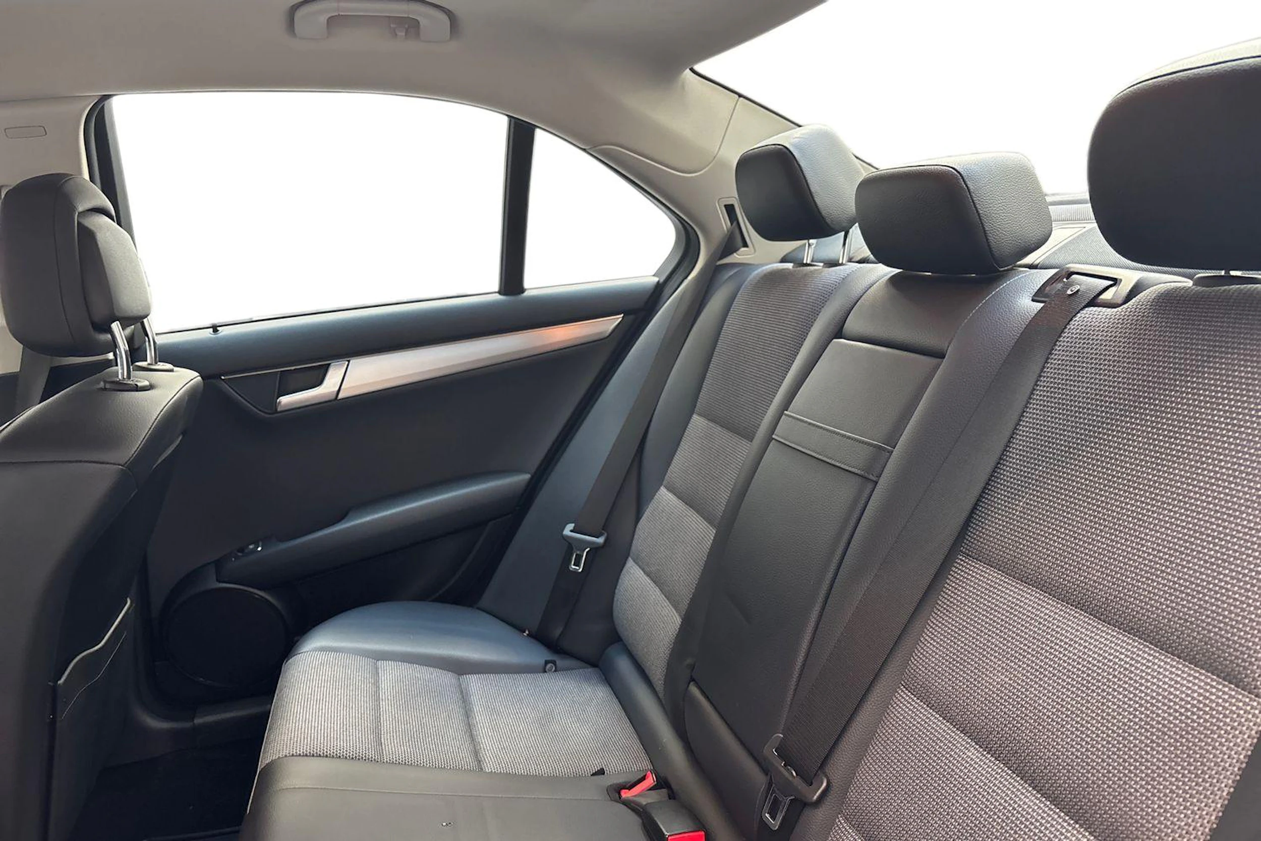 valkoinen Mercedes-Benz C 2014 kuva 8.
