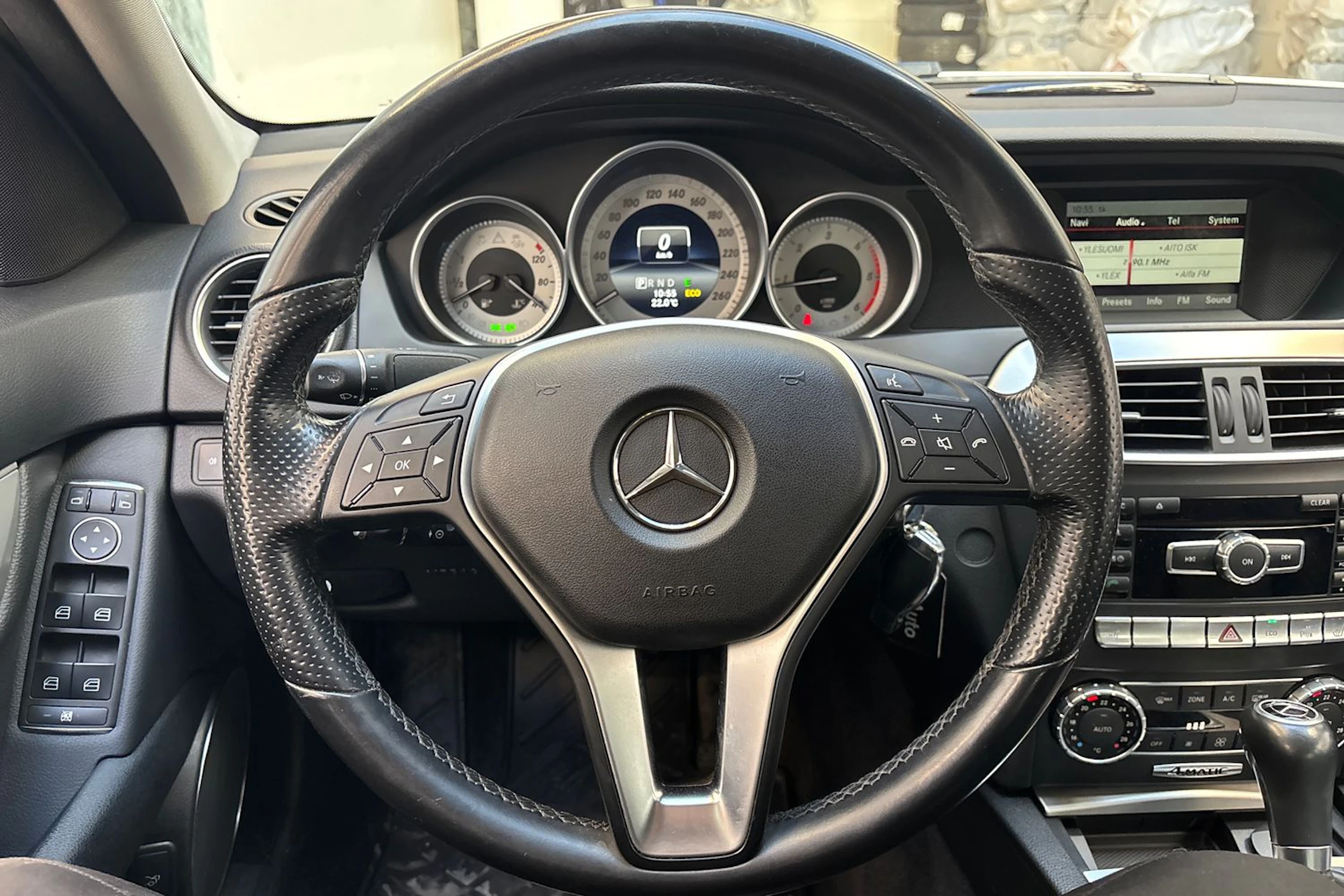 valkoinen Mercedes-Benz C 2014 kuva 15.