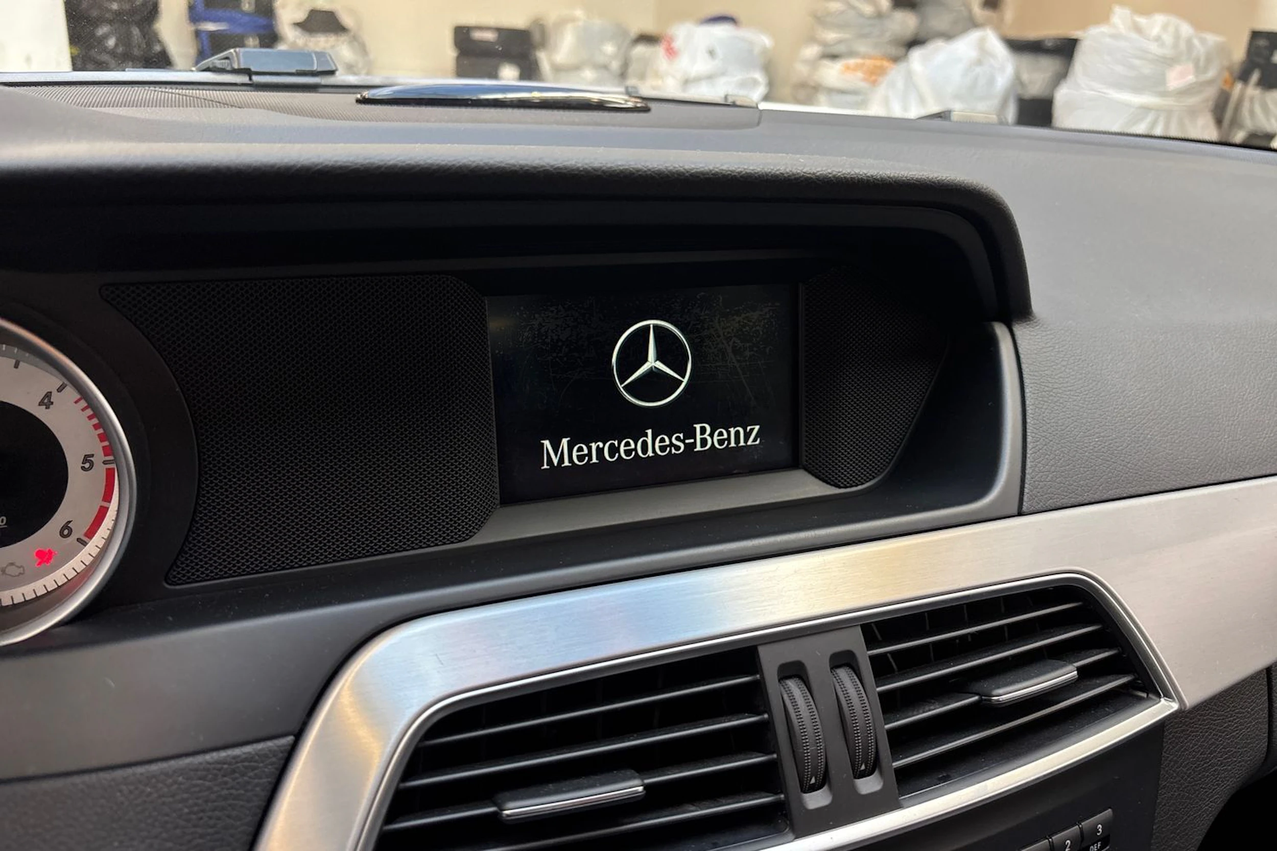 valkoinen Mercedes-Benz C 2014 kuva 18.