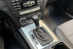 valkoinen Mercedes-Benz C 2014 kuva 19.