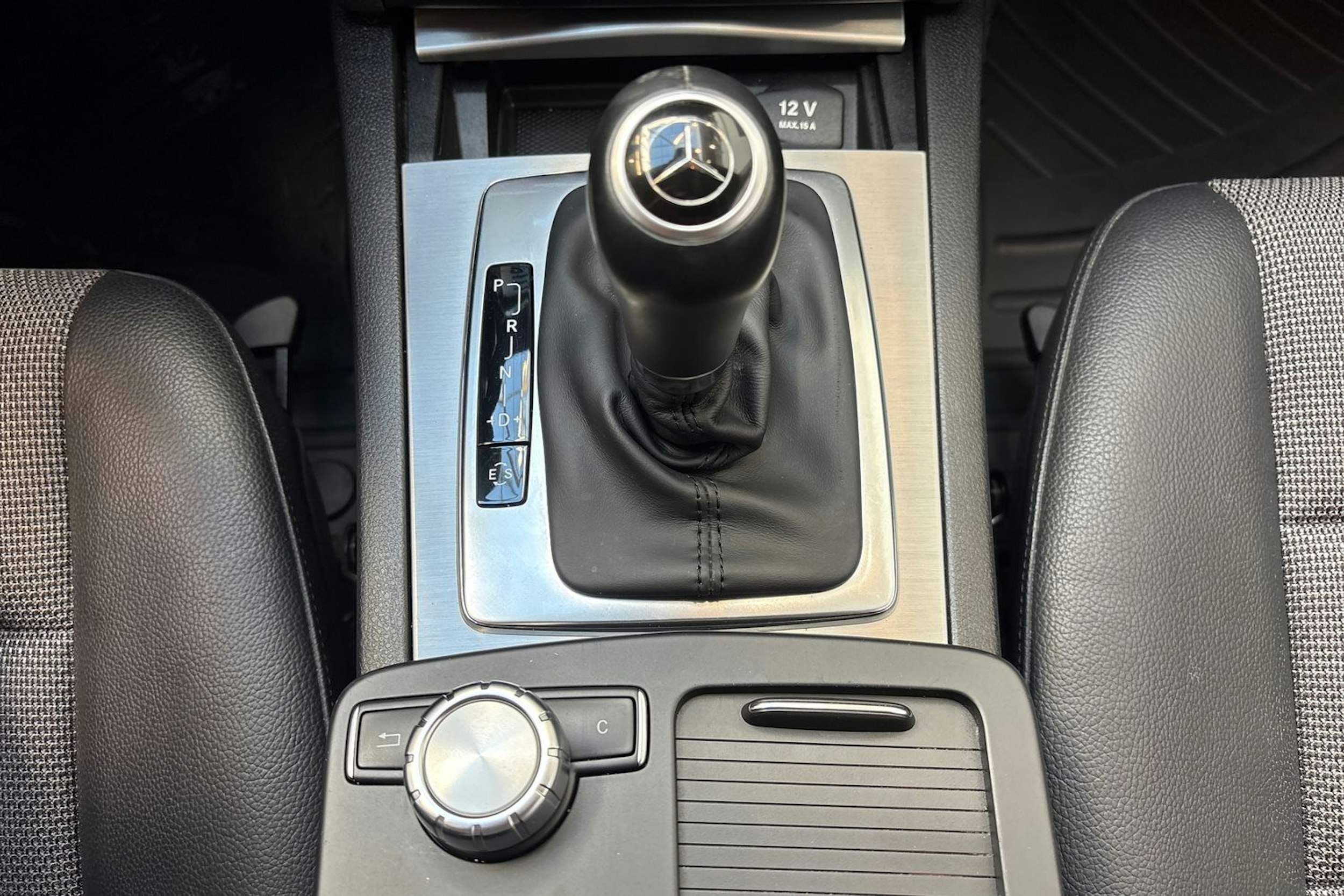 valkoinen Mercedes-Benz C 2014 kuva 23.