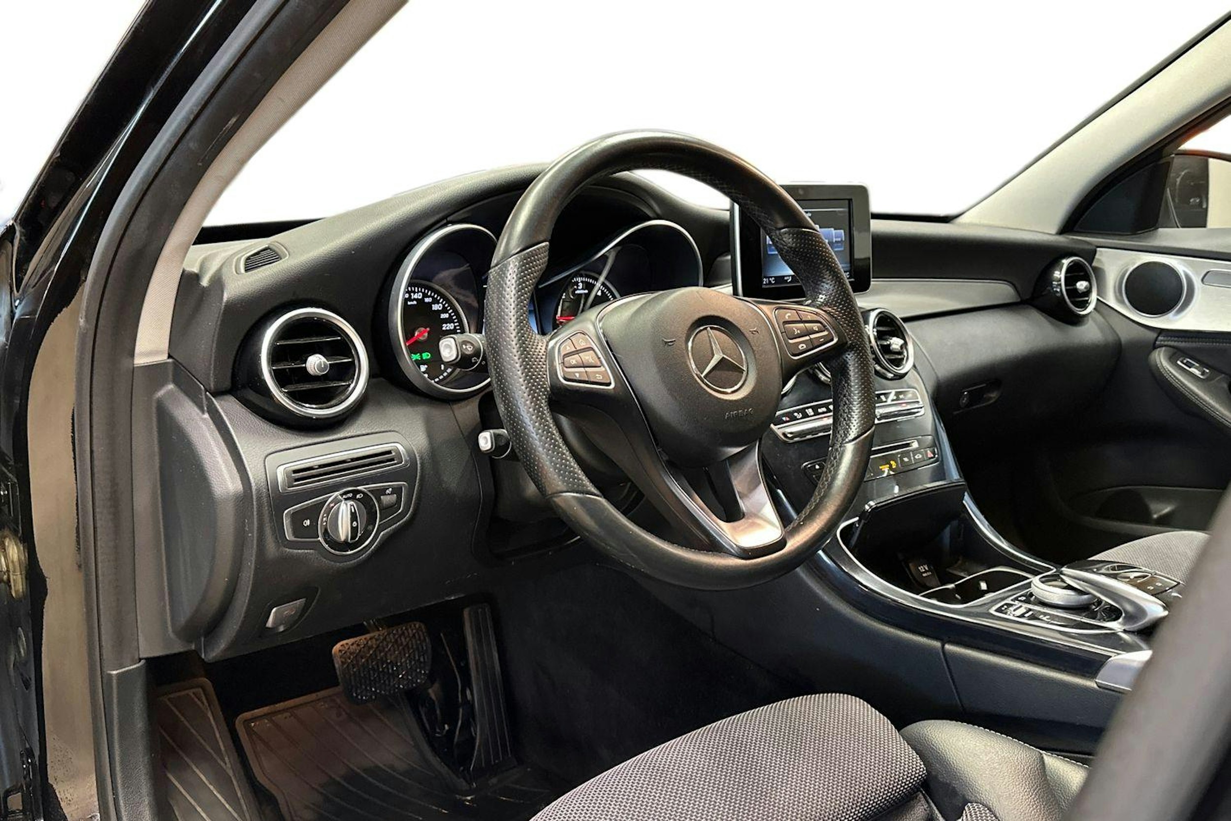 met. musta Mercedes-Benz C 2014 kuva 7.