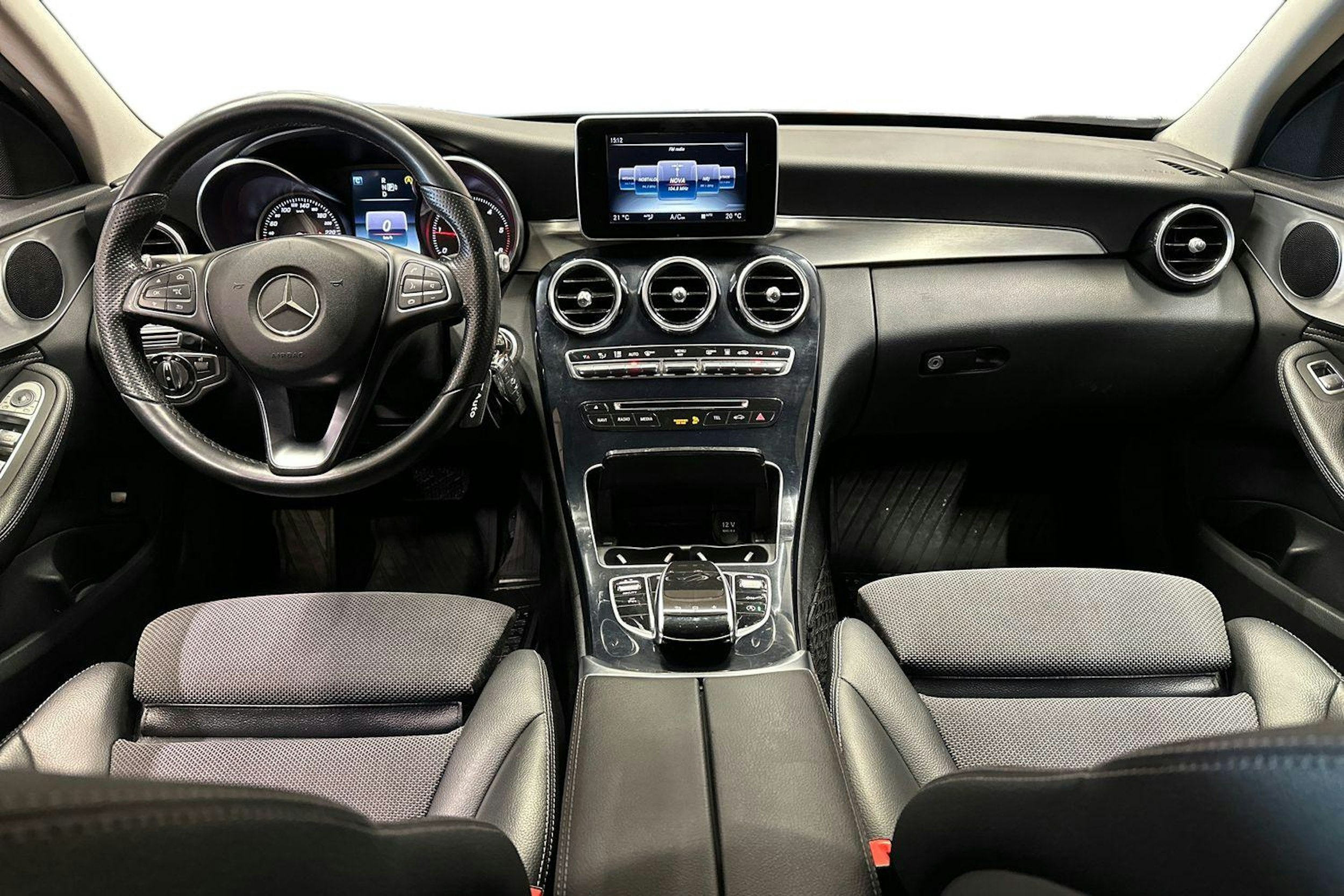 met. musta Mercedes-Benz C 2014 kuva 9.