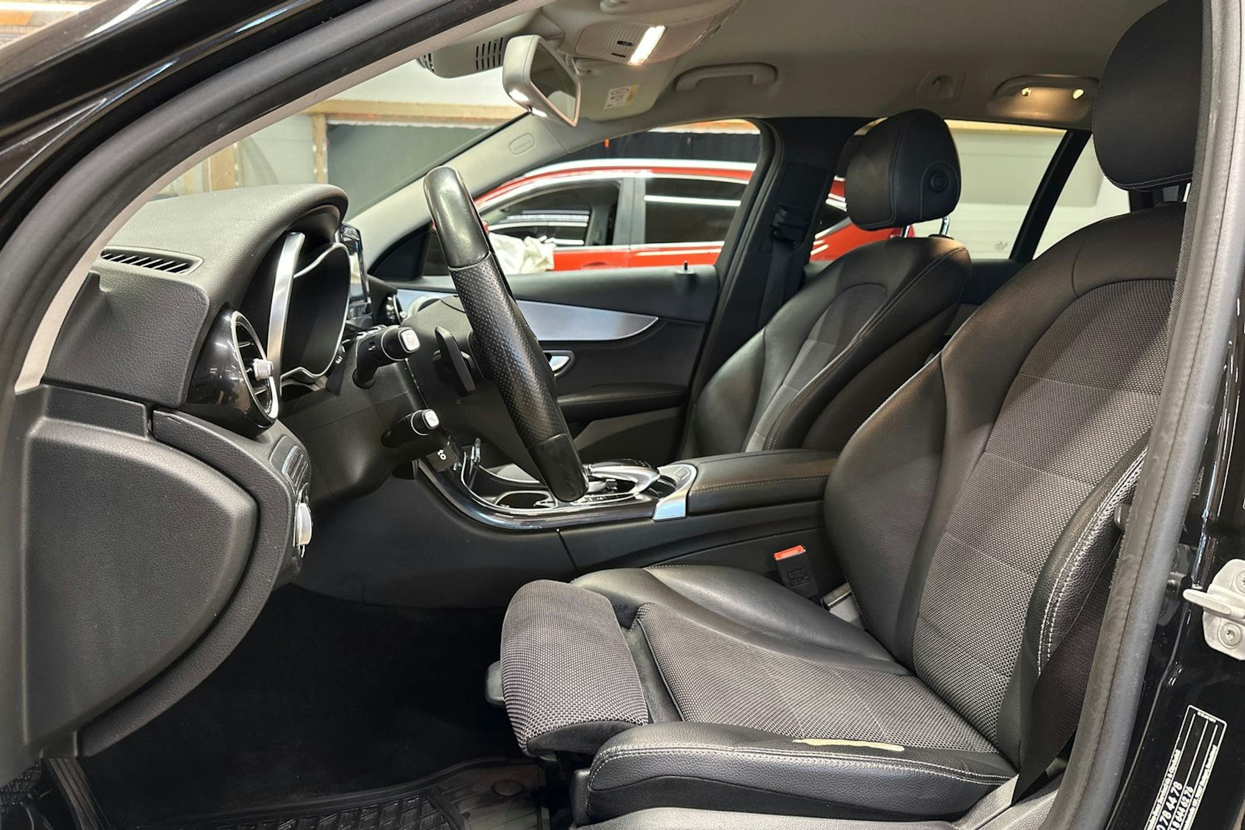 met. musta Mercedes-Benz C 2014 kuva 17.