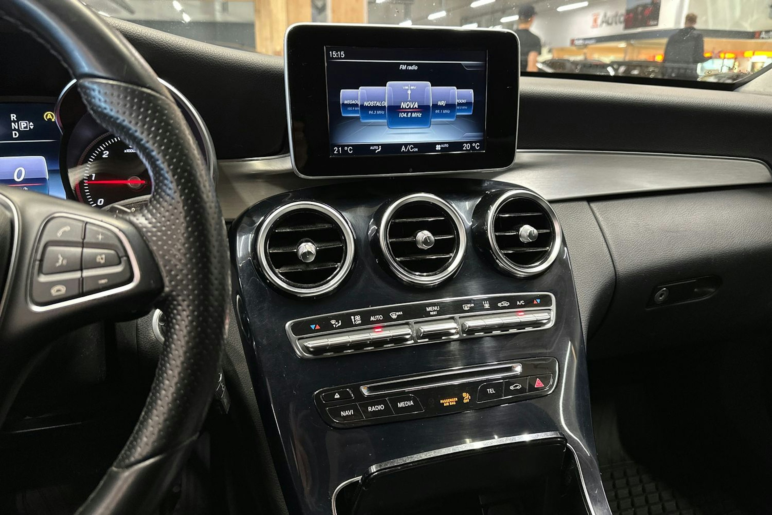 met. musta Mercedes-Benz C 2014 kuva 20.