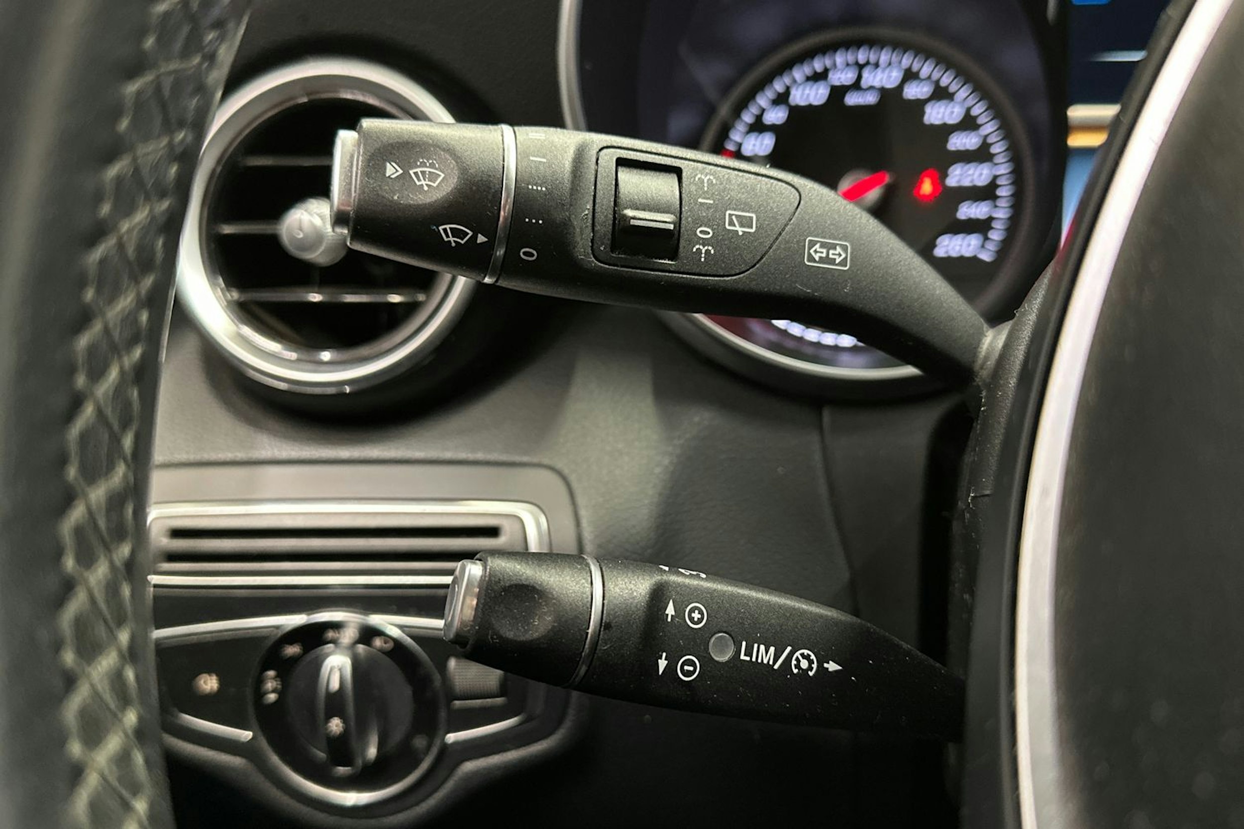 met. musta Mercedes-Benz C 2014 kuva 23.