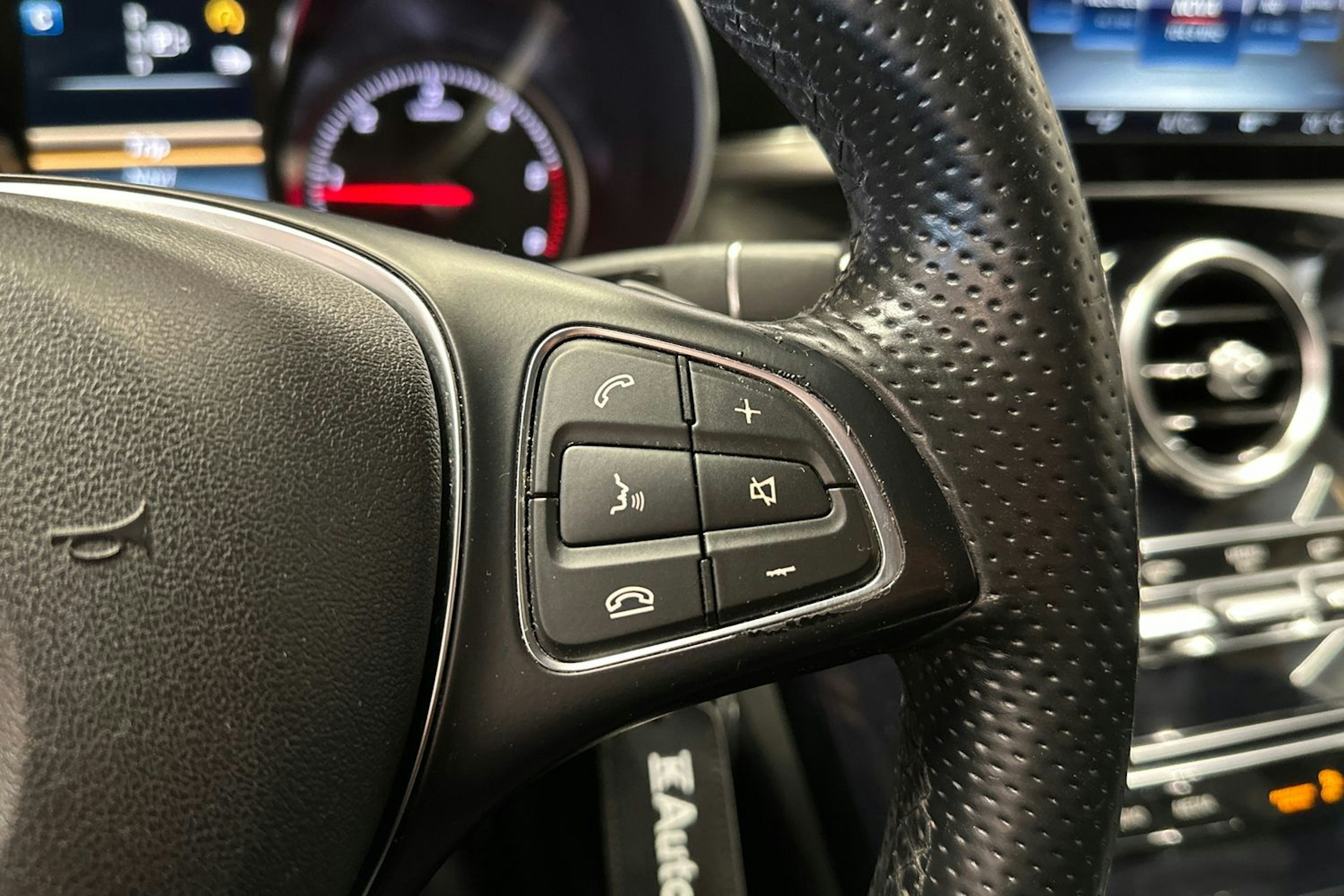 met. musta Mercedes-Benz C 2014 kuva 26.