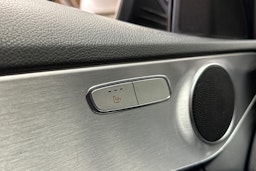 met. musta Mercedes-Benz C 2014 kuva 27.