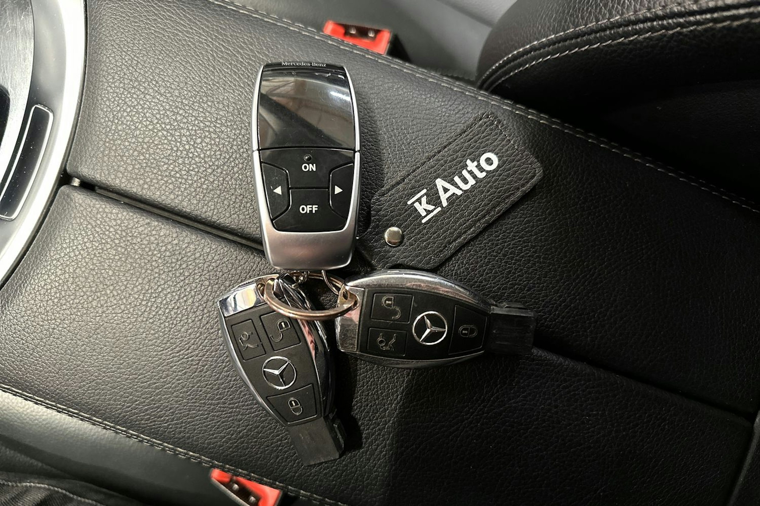 met. musta Mercedes-Benz C 2014 kuva 29.