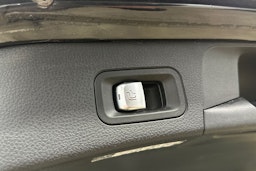 met. musta Mercedes-Benz C 2014 kuva 31.