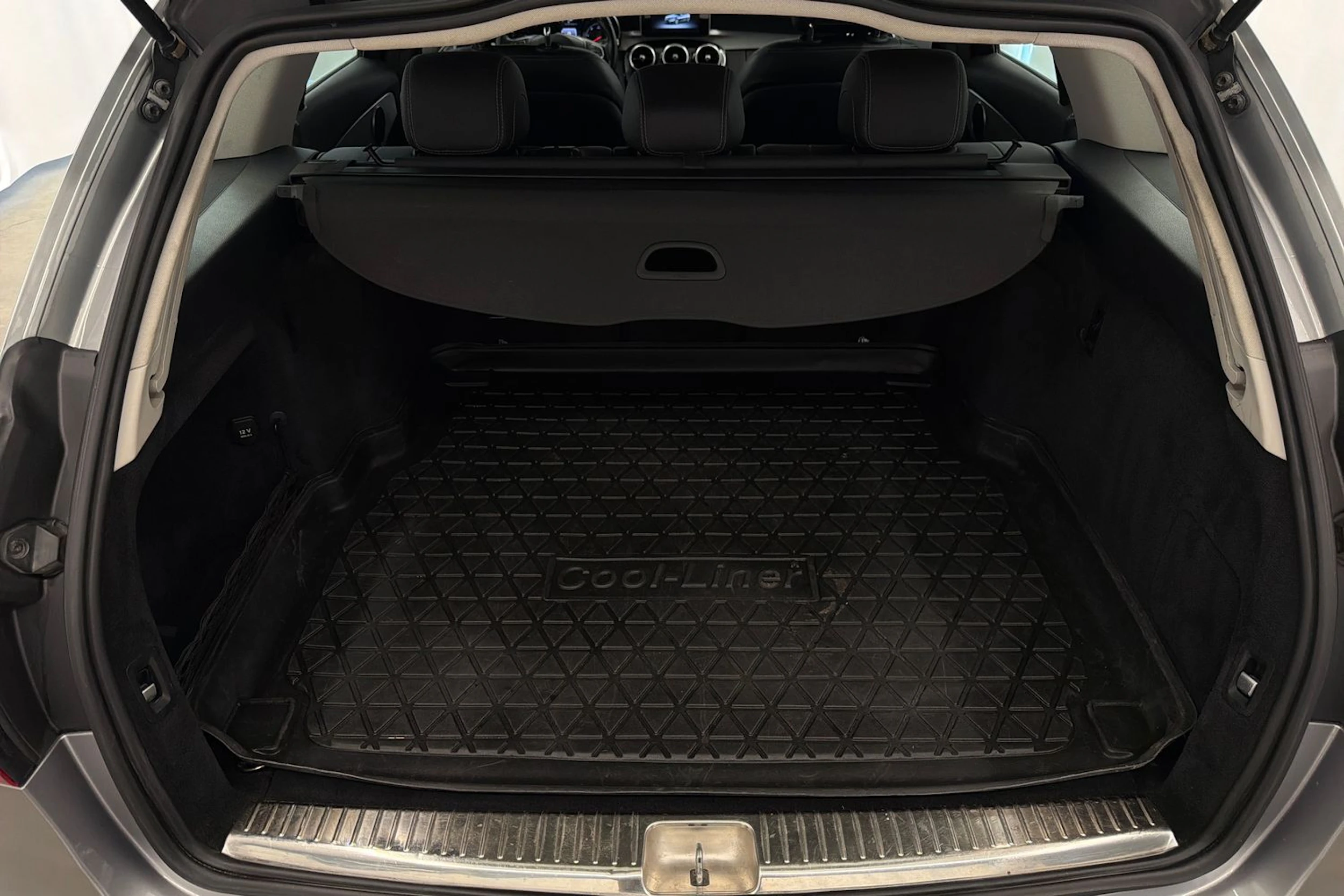 harmaa Mercedes-Benz C 2014 kuva 13.