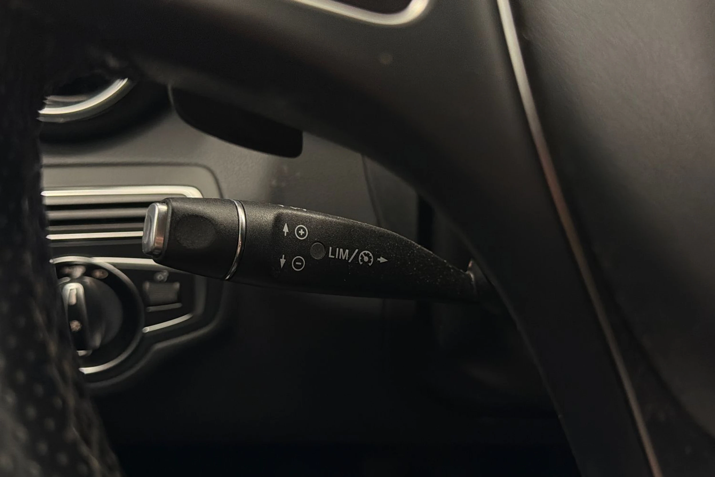 harmaa Mercedes-Benz C 2014 kuva 17.