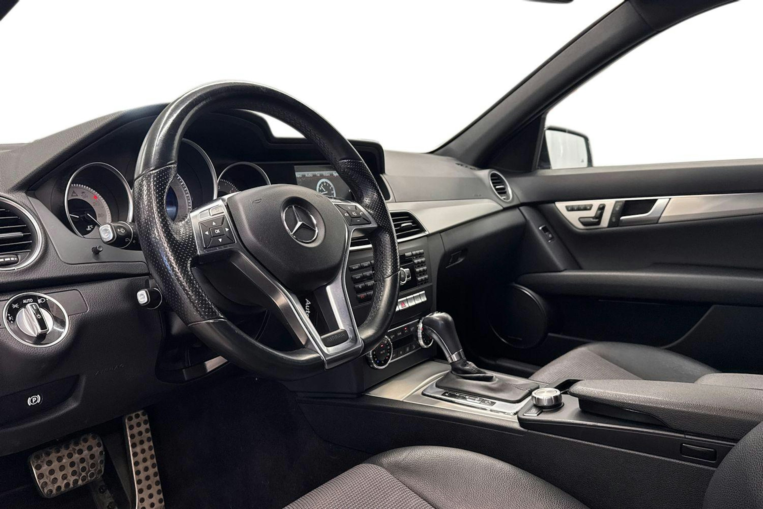 harmaa Mercedes-Benz C 2014 kuva 6.