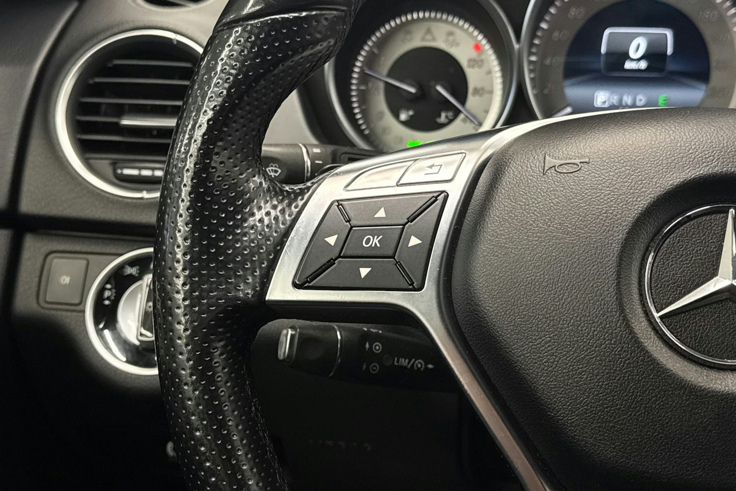 harmaa Mercedes-Benz C 2014 kuva 12.