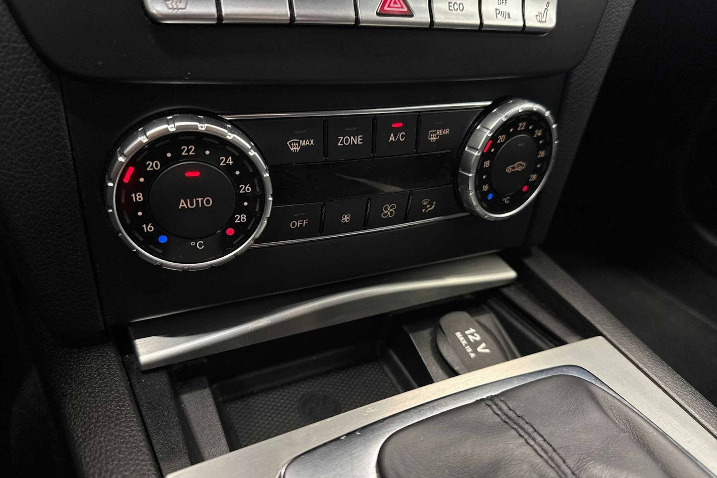 harmaa Mercedes-Benz C 2014 kuva 18.