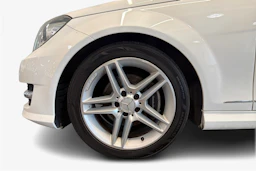 Valkoinen Mercedes-Benz C 2014 kuva 9.