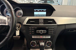 Valkoinen Mercedes-Benz C 2014 kuva 13.