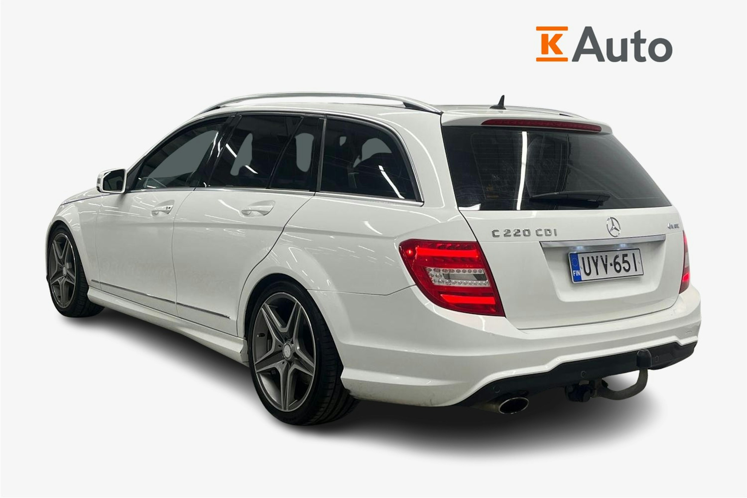 Valkoinen Mercedes-Benz C 2014 kuva 2.
